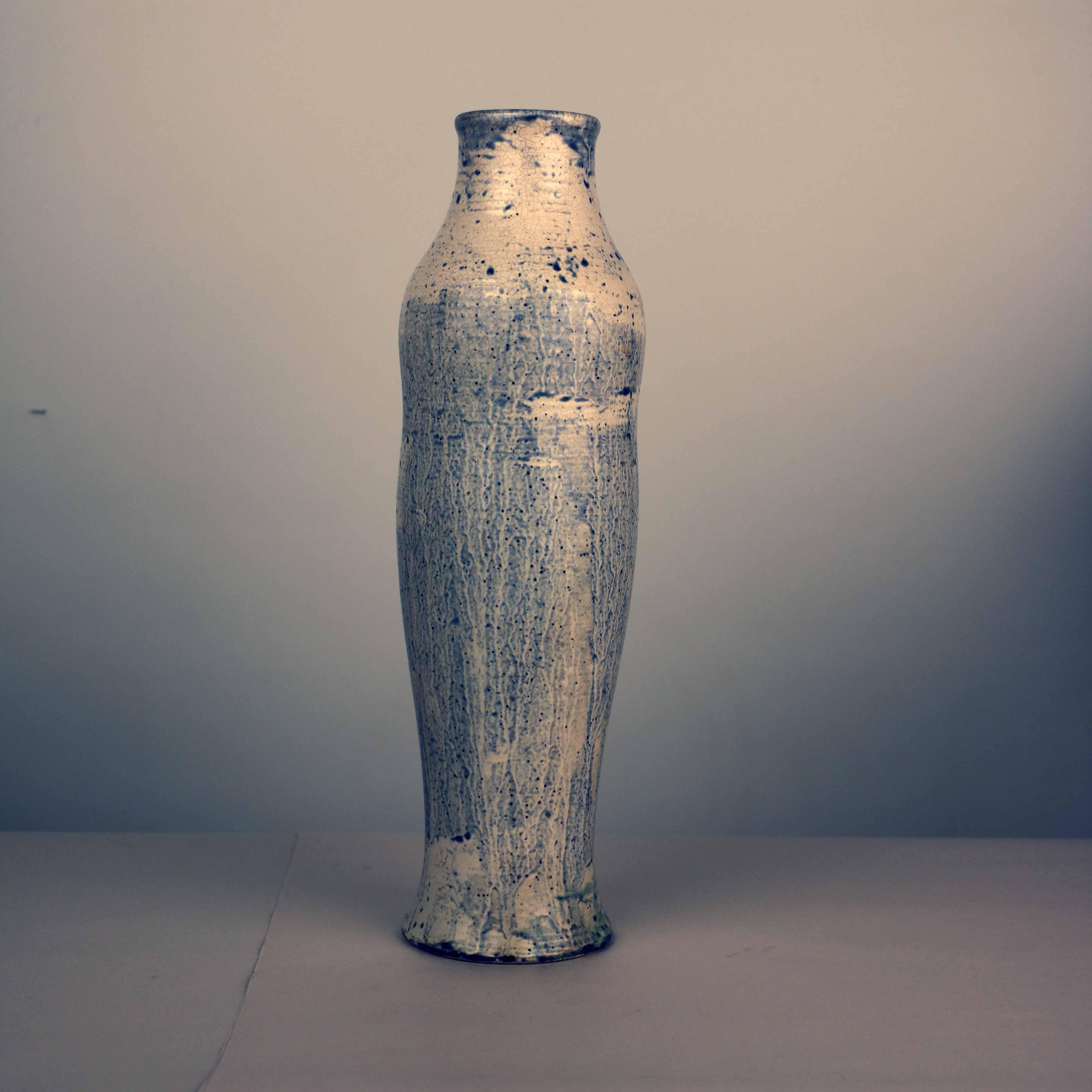 Moorcroft Studio Vase, hand thrown In Good Condition In Montreal, QC