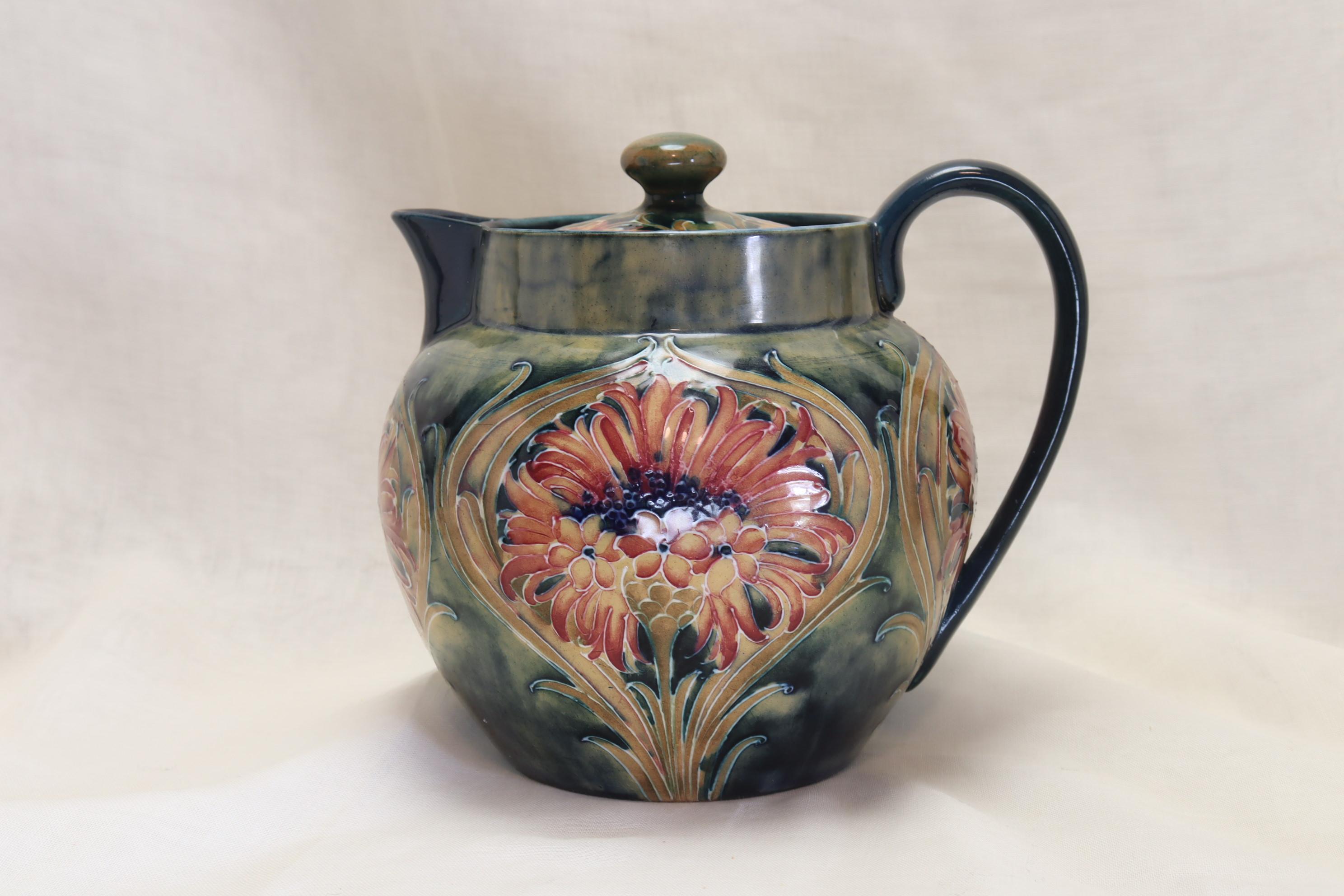 Moorcroft-Teekanne mit Kornblumenmuster (Arts and Crafts) im Angebot