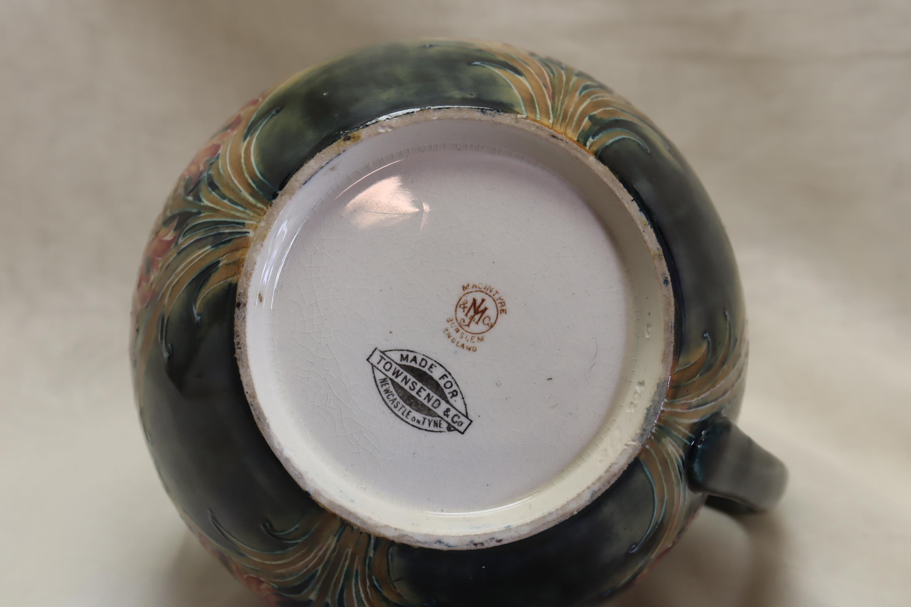 Moorcroft-Teekanne mit Kornblumenmuster (Frühes 20. Jahrhundert) im Angebot