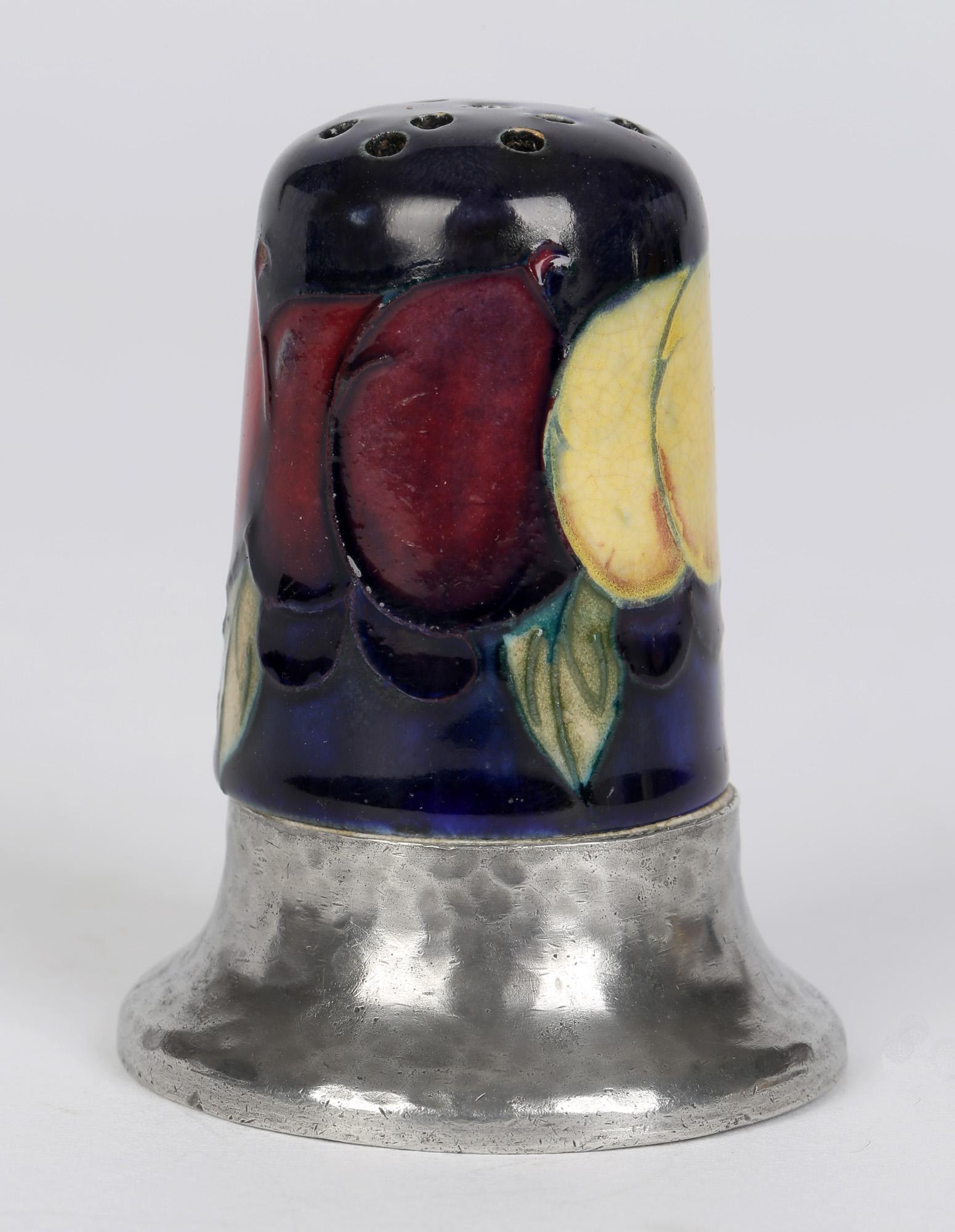 Moorcroft Tudric Estaño Montado Art Decó Patrón Wisteria Pepperette en venta 2