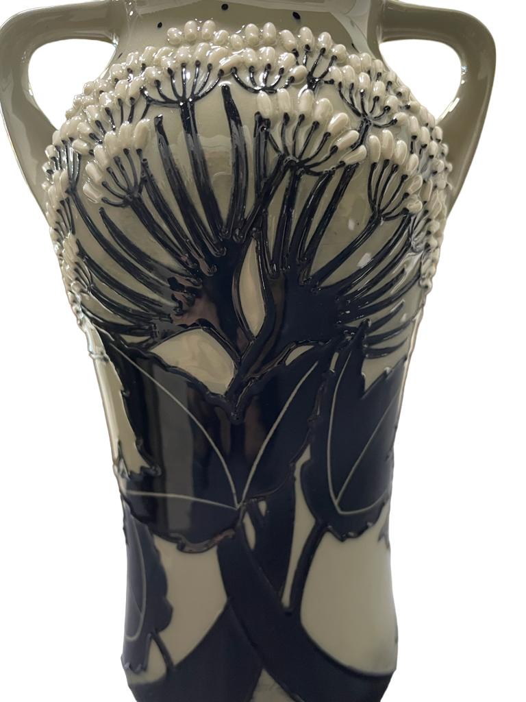 Moorcroft Twin Handled Vase Summer Silhouette Pattern By Vicky Lovatt Shape 375/ In Good Condition For Sale In Richmond Hill, ON