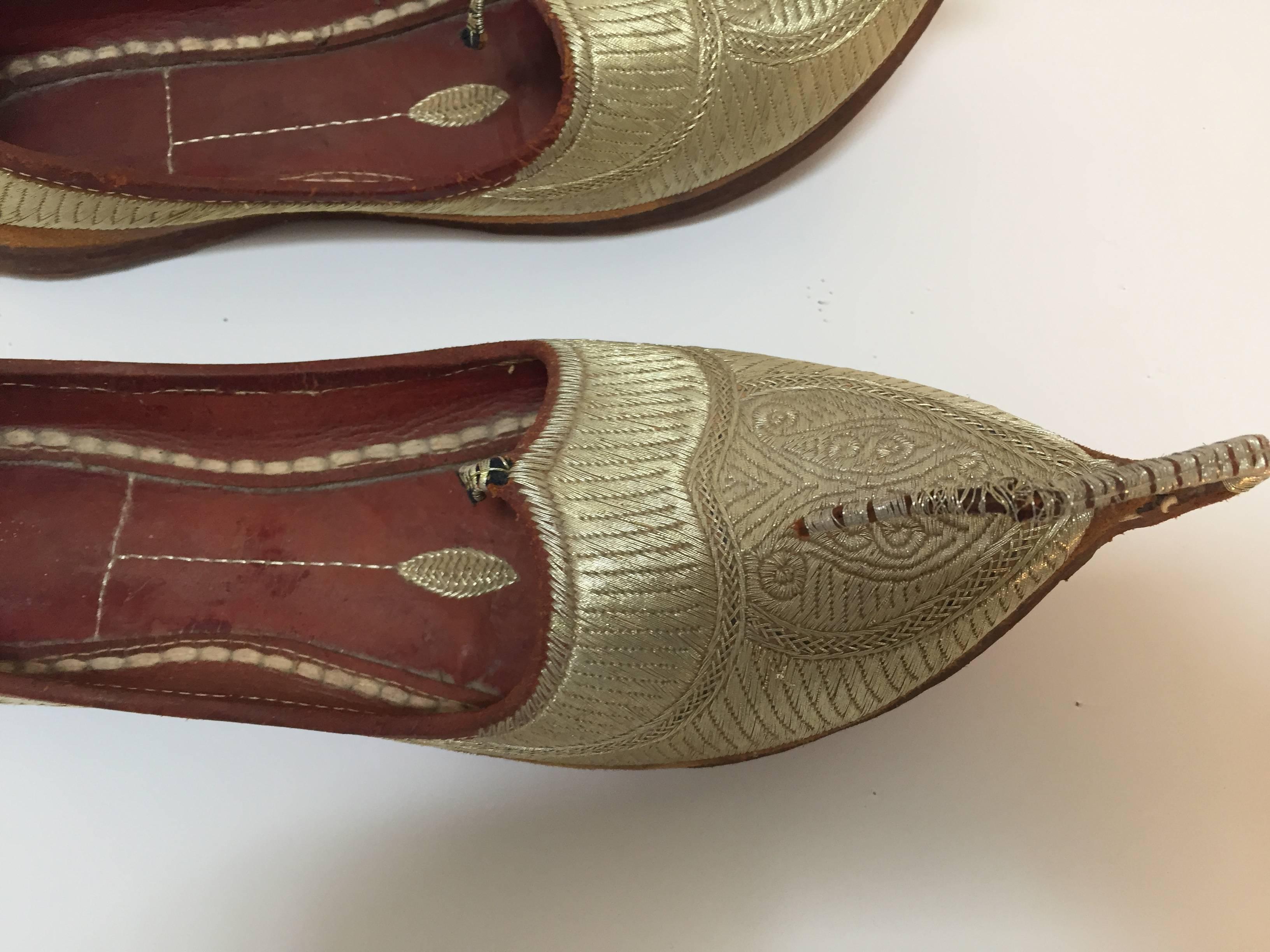 Brown Moorish Arabian Mughal Leather Shoes with Gold Embroidered curled Toe  For Sale