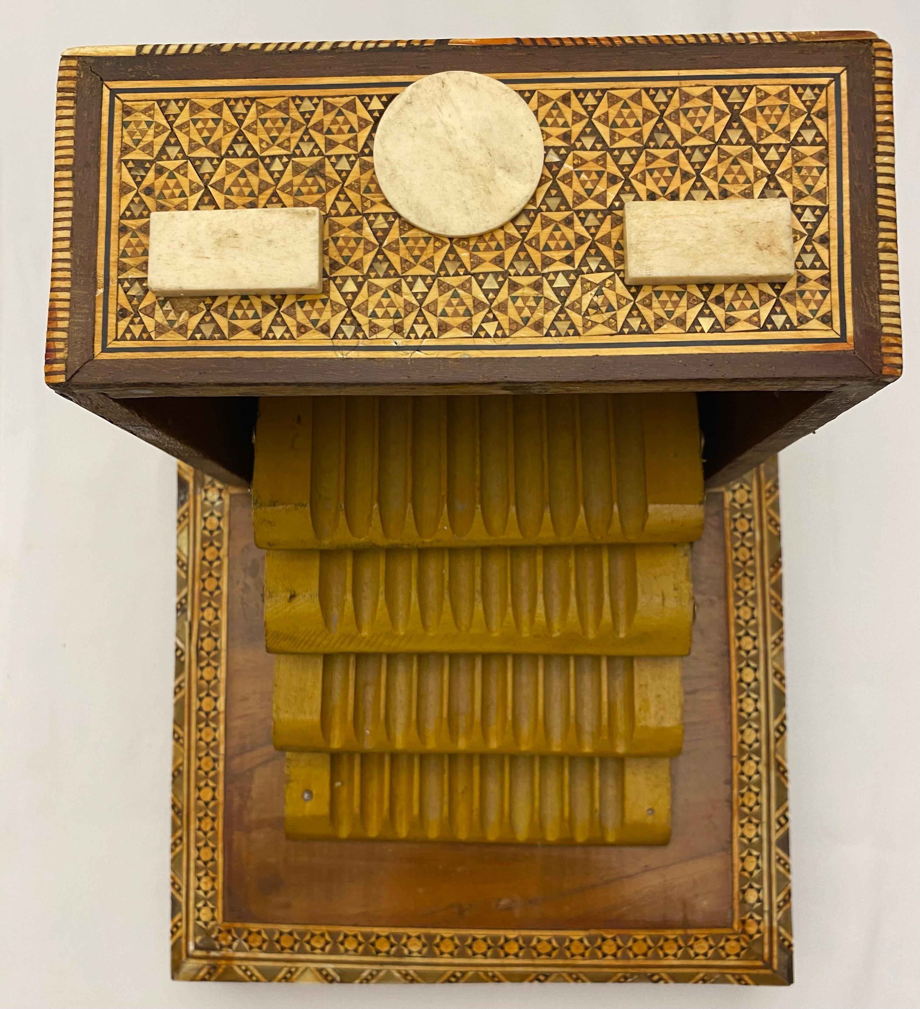 Caja de cigarrillos Art Decó morisca Marroquí en venta