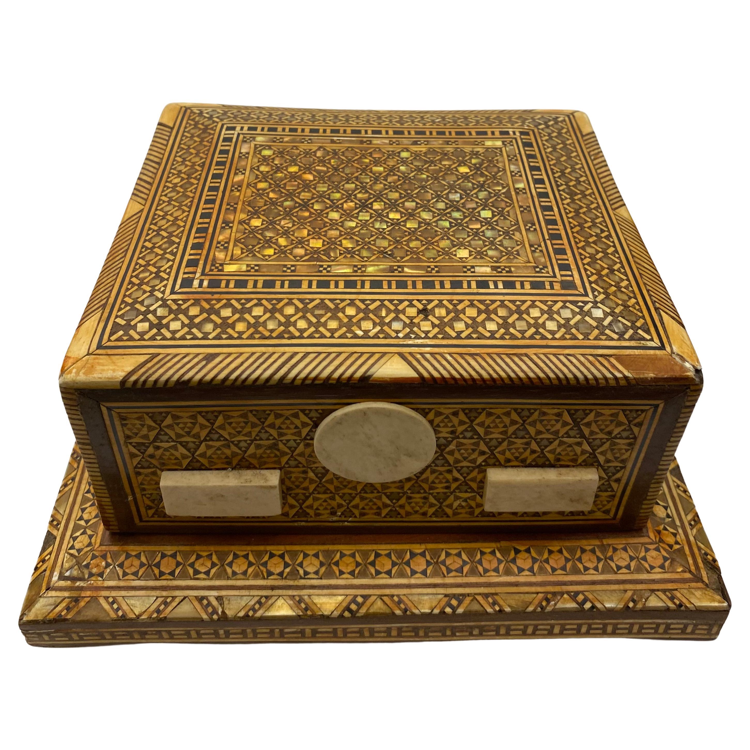 Caja de cigarrillos Art Decó morisca