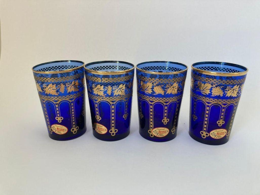 Verres à boire italiens en cristal bleu mauresque et or Lot de 4 en vente 4
