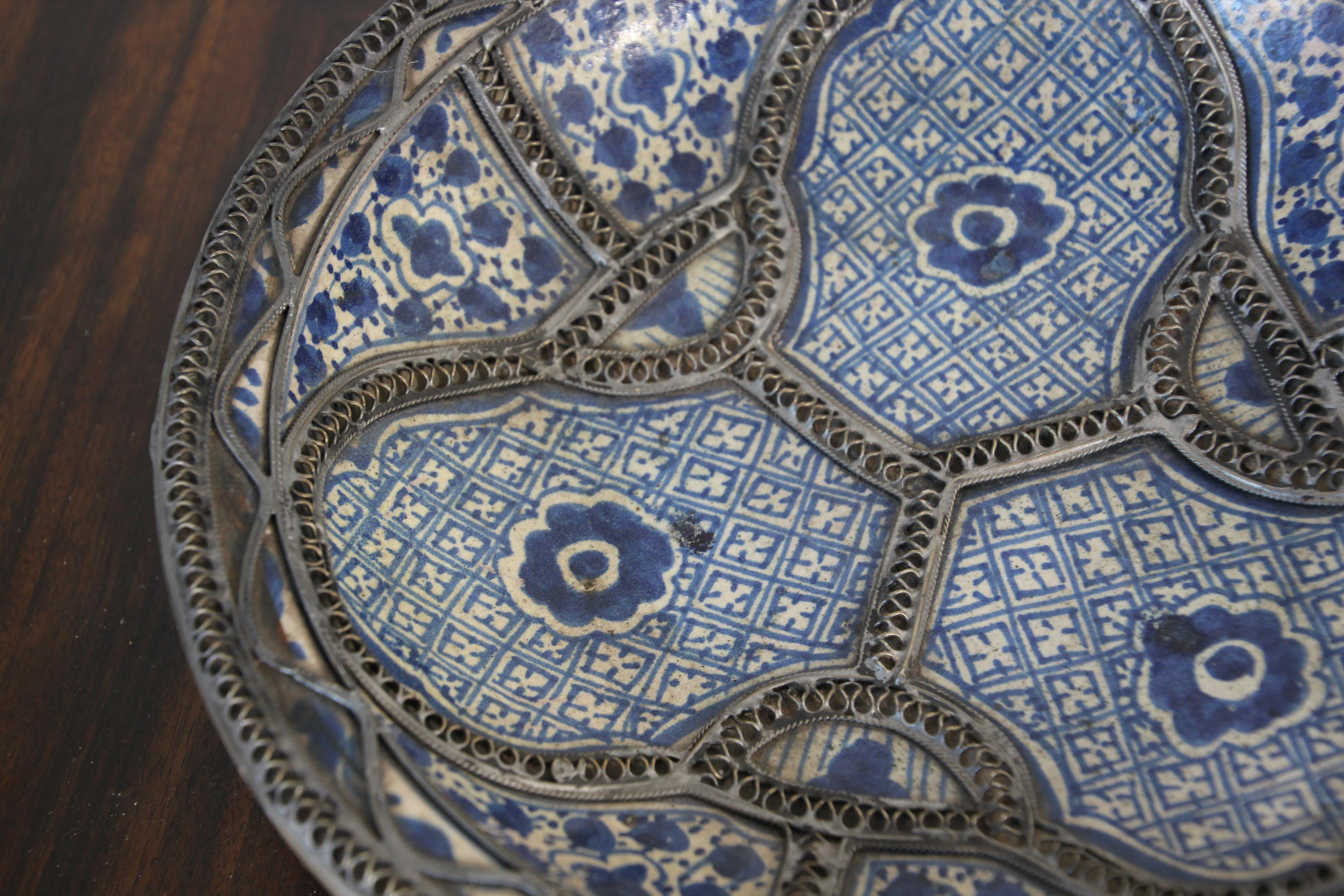 Moroccan Moorish Ceramic Bowl Adorned with Silver Filigree from Fez For Sale 3