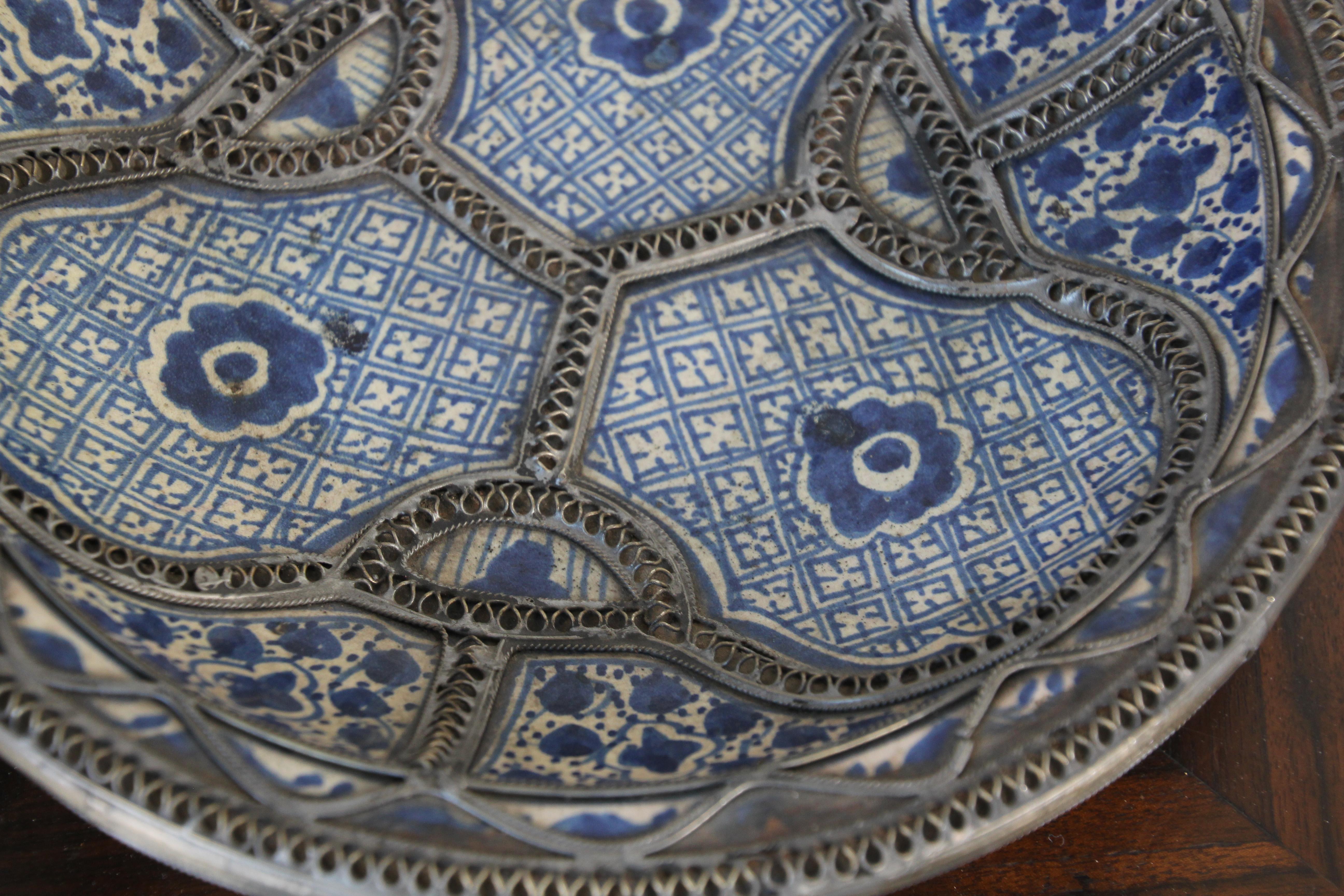 Moroccan Moorish Ceramic Bowl Adorned with Silver Filigree from Fez For Sale 4