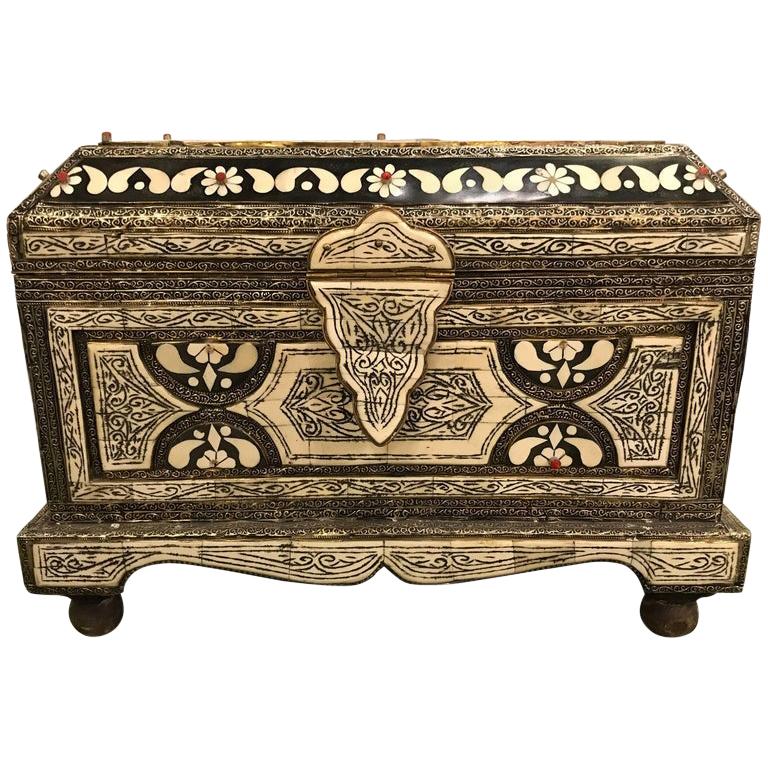 Moroccan Chest or Jewelry Box in Cameal Bone and Brass Inlaid