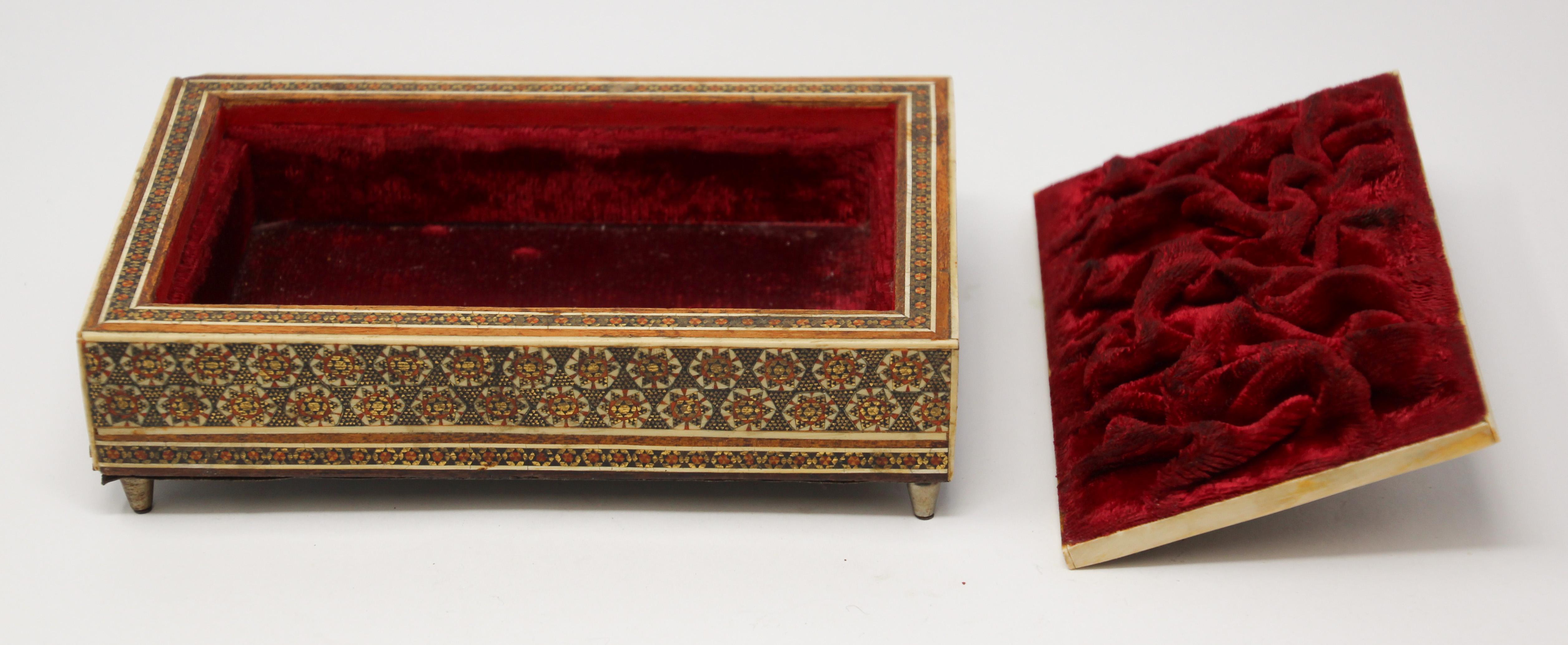Boîte à bijoux décorative mauresque Sadeli incrustée de micro-mosaïque en vente 5