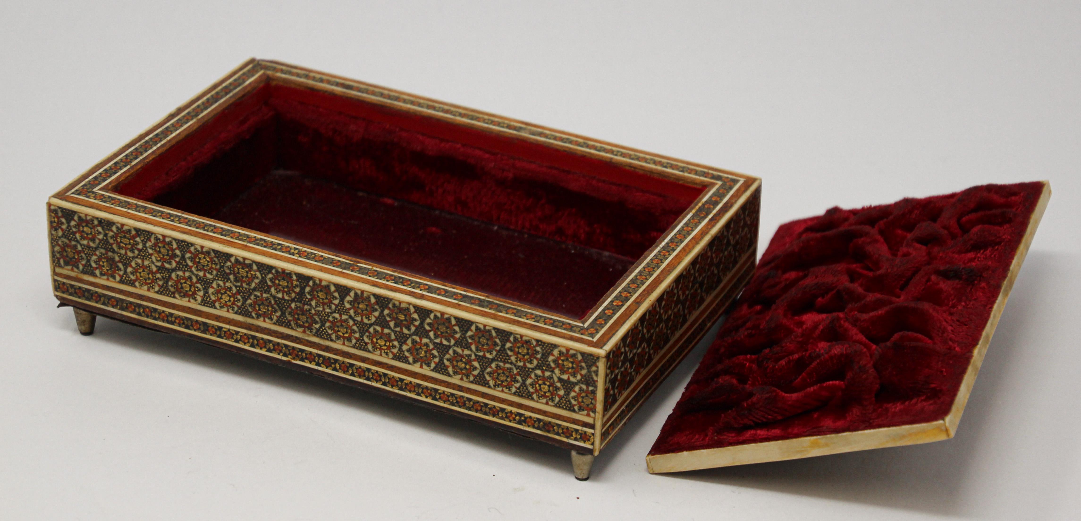Boîte à bijoux décorative mauresque Sadeli incrustée de micro-mosaïque en vente 6