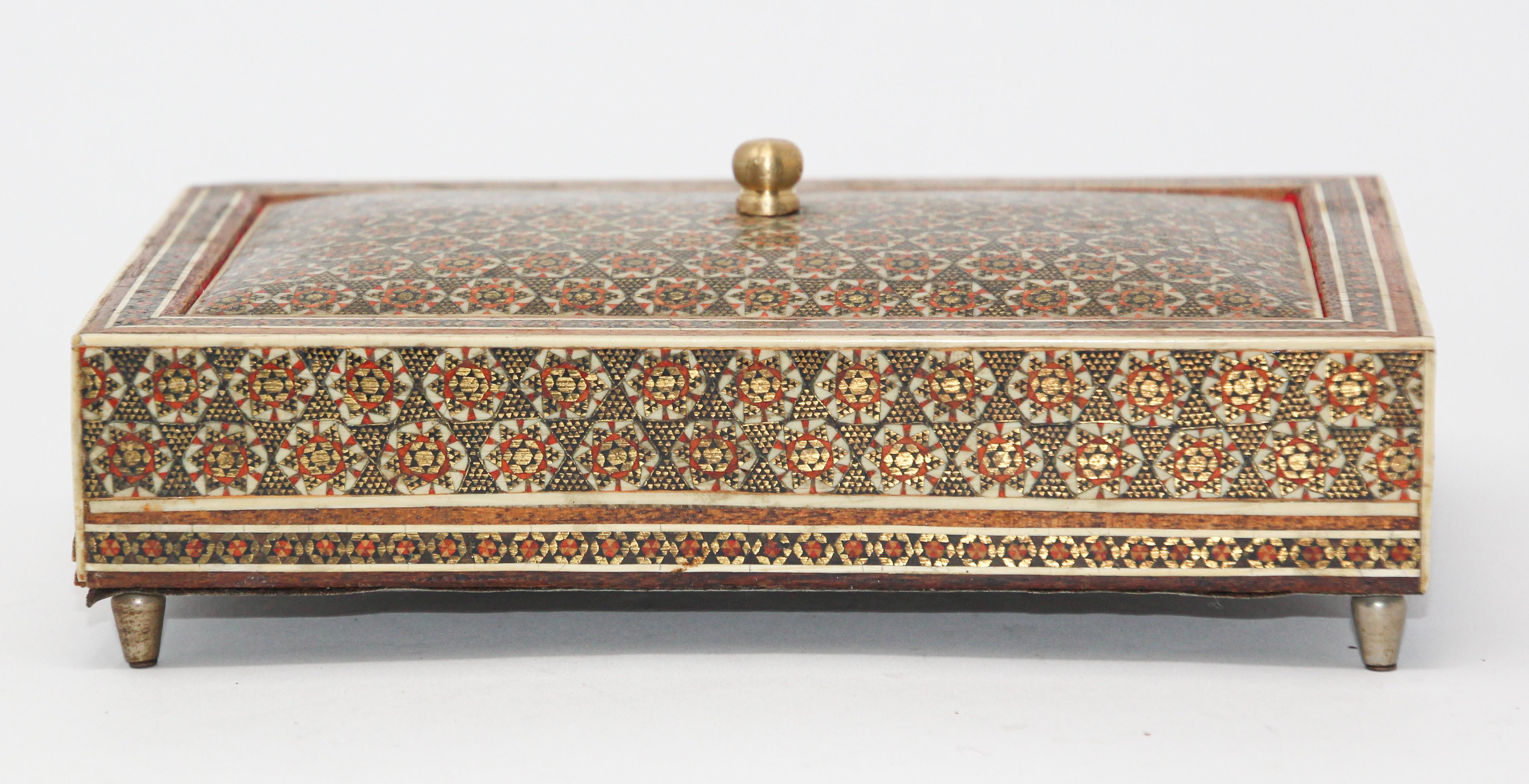 Boîte à bijoux décorative mauresque Sadeli incrustée de micro-mosaïque en vente 7