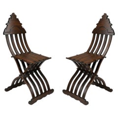 Sillas plegables de estilo morisco, madera maciza, respaldo escalonado, par con estructura en X