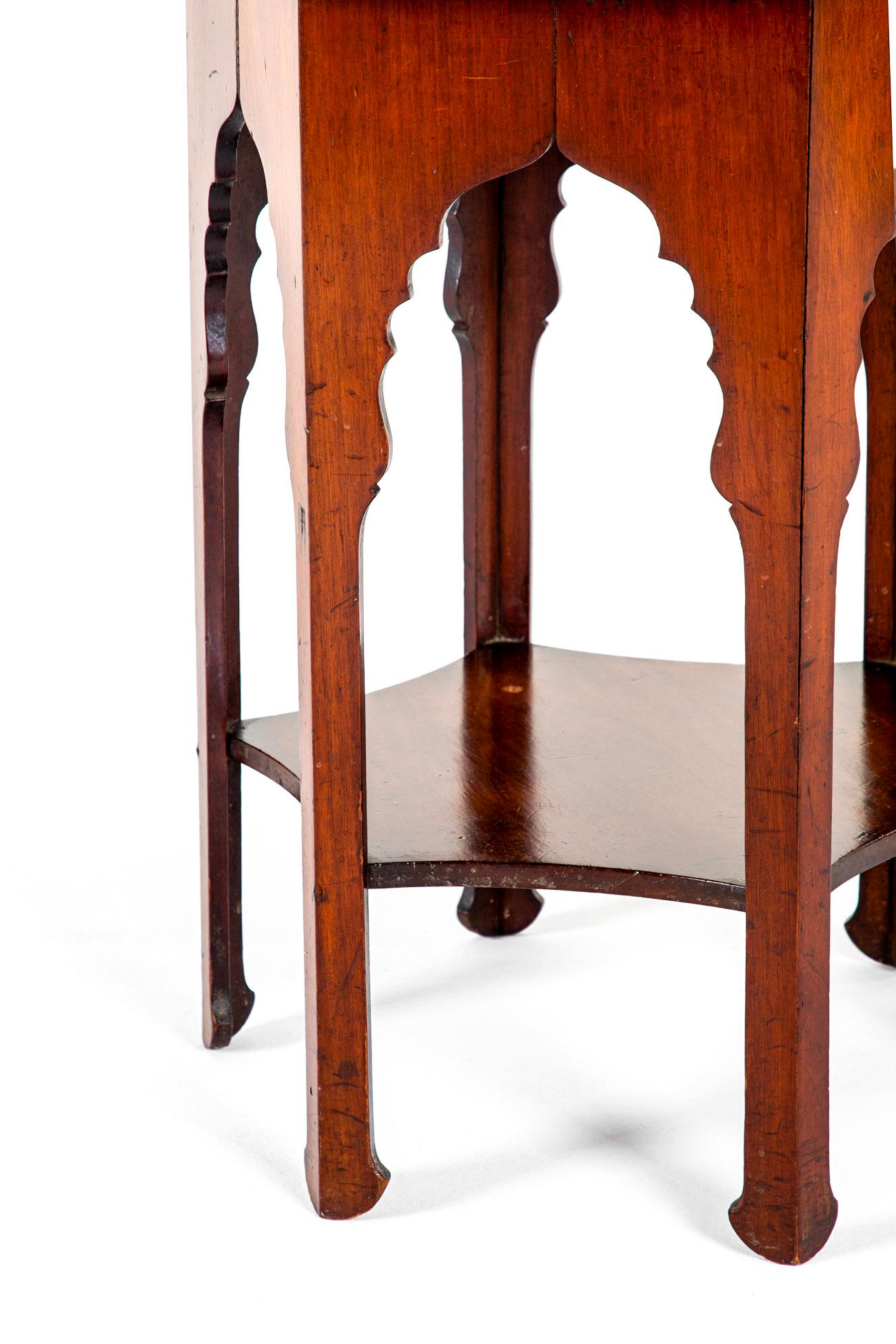 Table d'appoint à plateau en terre cuite Greene & Greene en vente 2