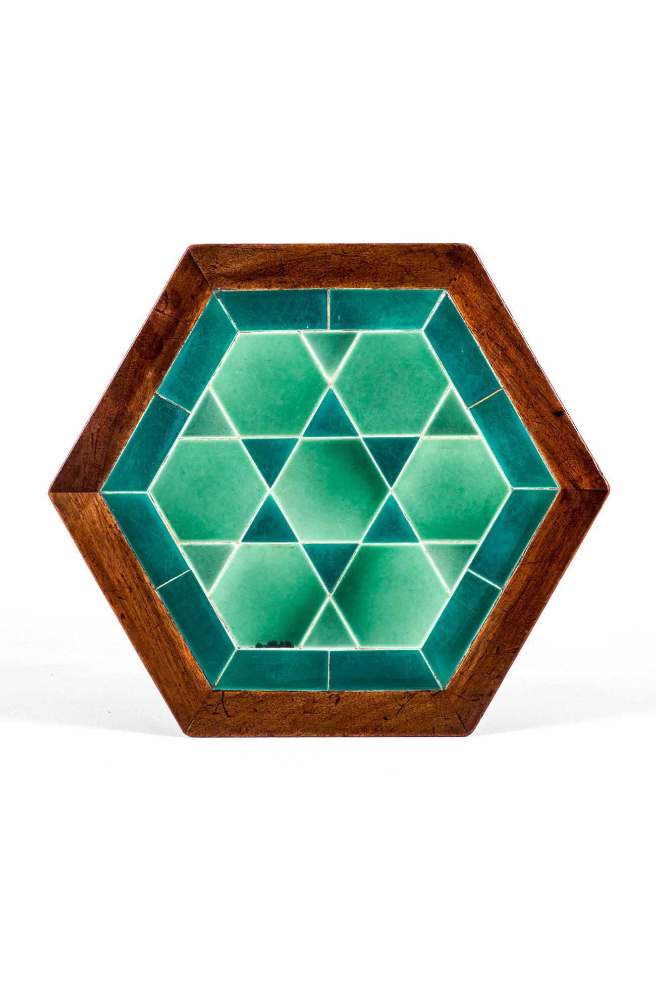 Table d'appoint à plateau en terre cuite Greene & Greene Bon état - En vente à Faversham, GB