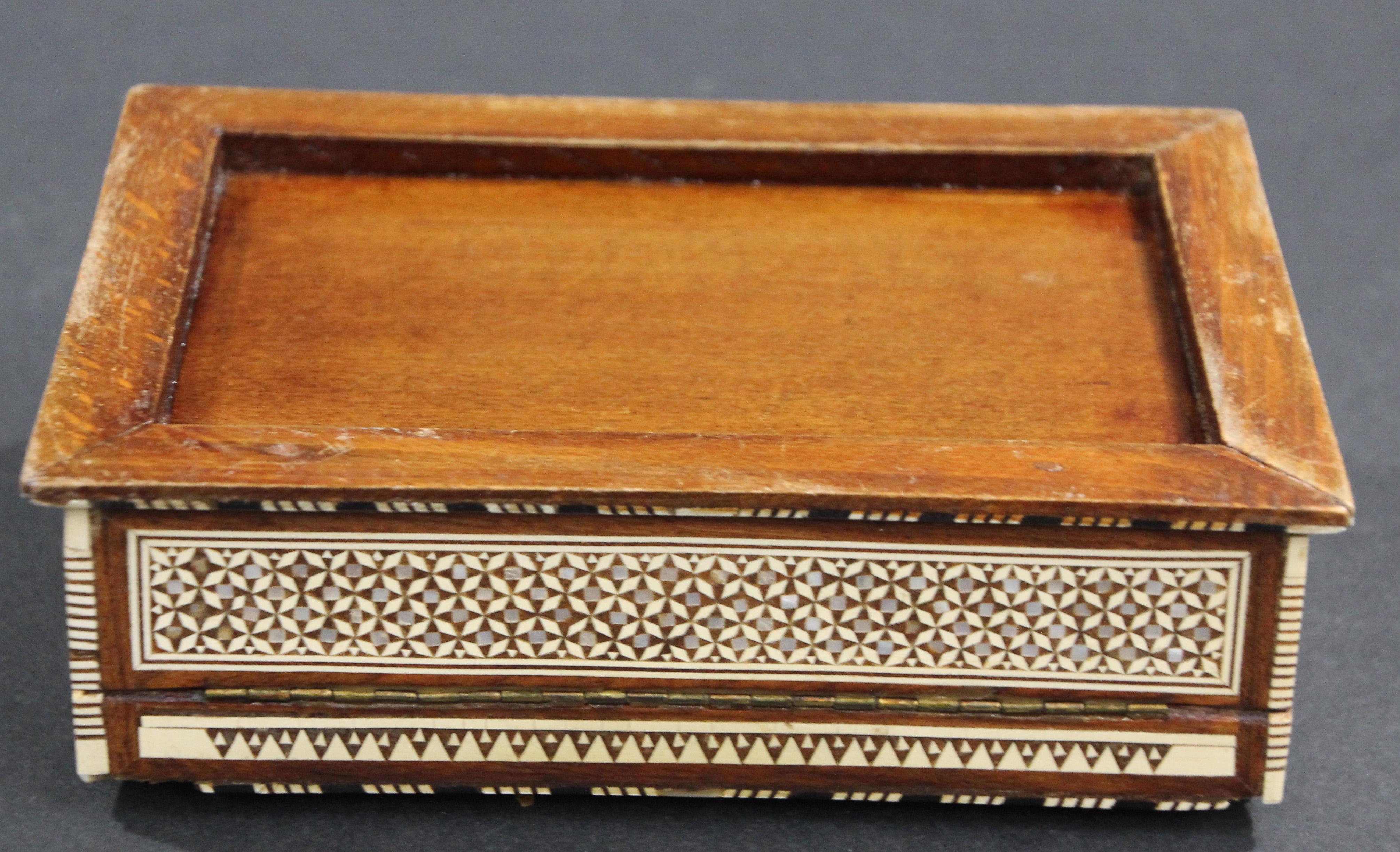 Moorish Handcrafted Middle Eastern Mosaic Inlaid Decorative Box For Sale 4