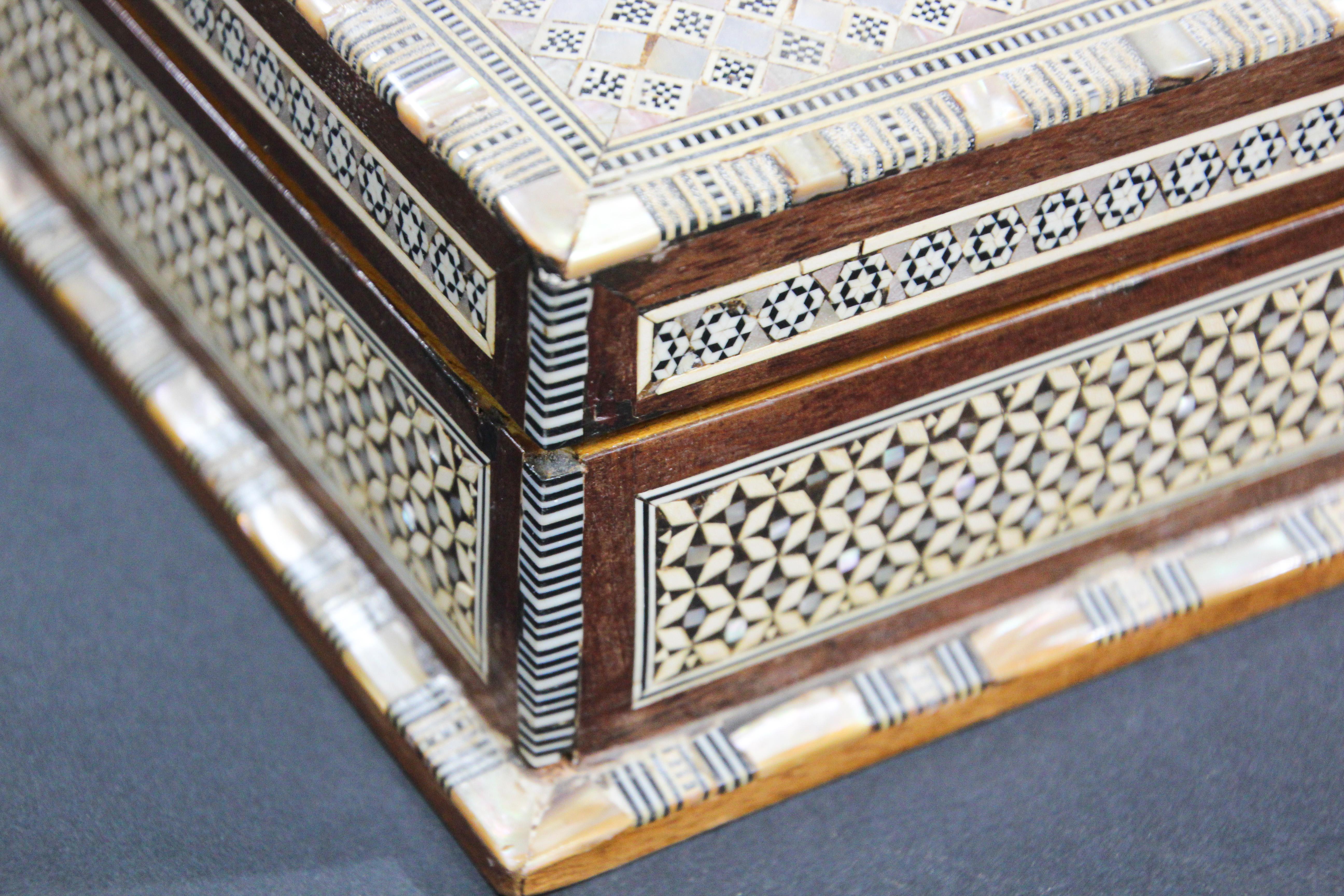 Moorish Handcrafted Middle Eastern Mosaic Shell Inlaid Decorative Jewelry Box 7
