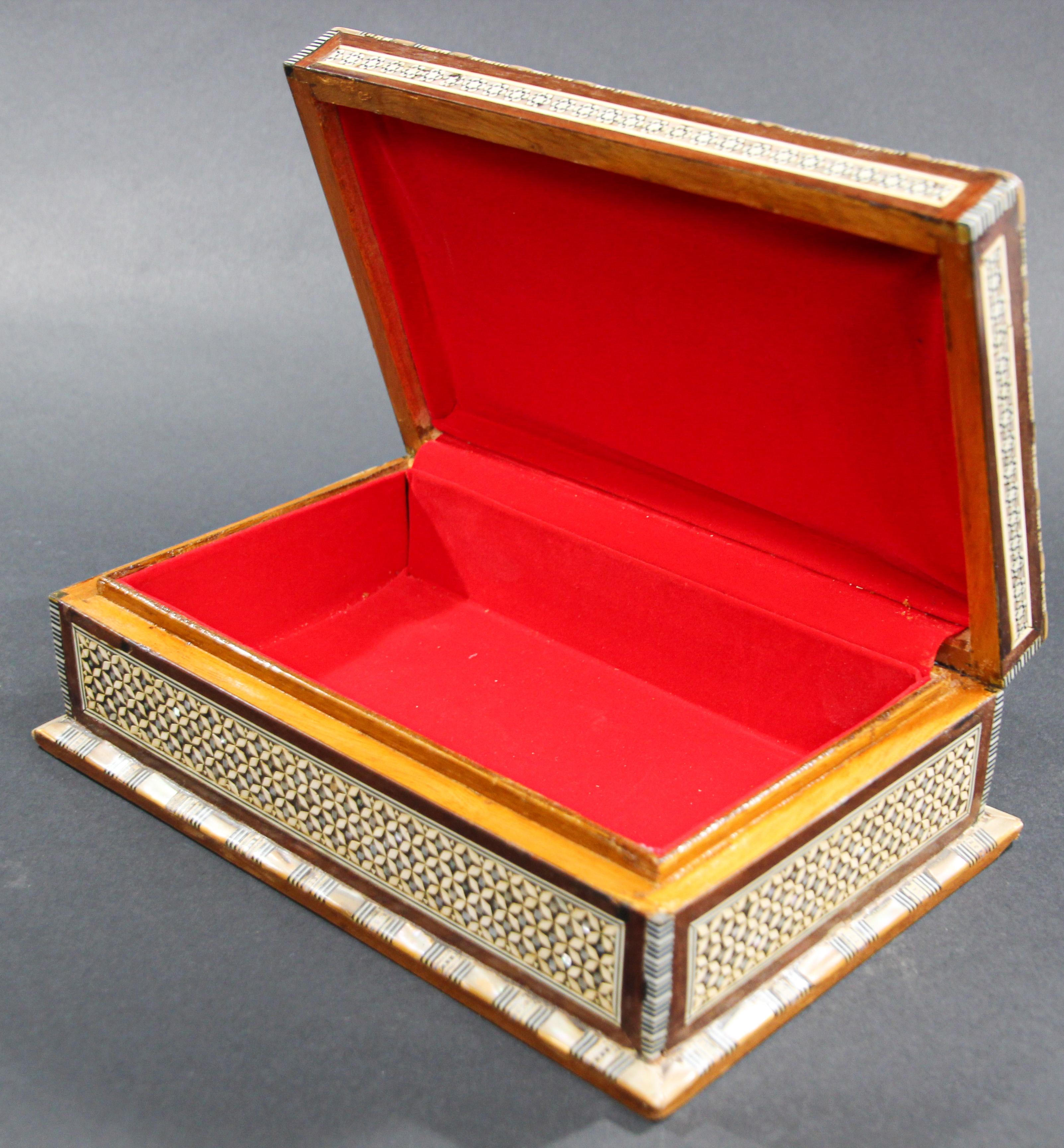 Moorish Handcrafted Middle Eastern Mosaic Shell Inlaid Decorative Jewelry Box 13