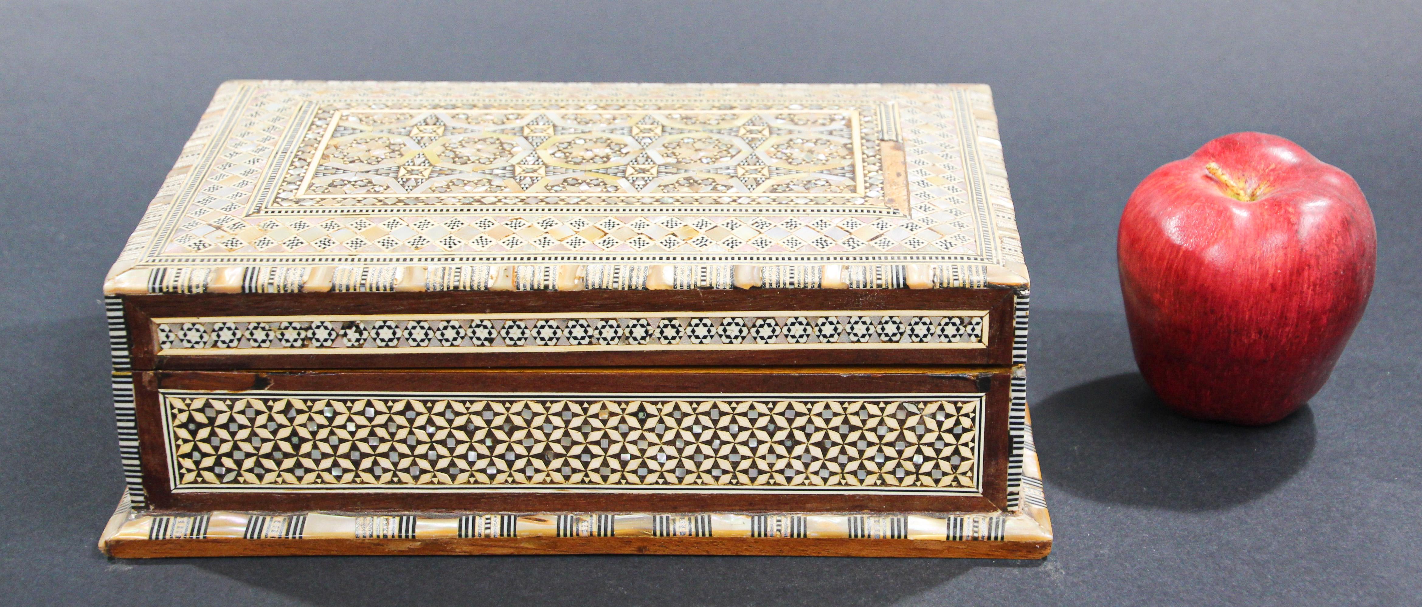 Lebanese Moorish Handcrafted Middle Eastern Mosaic Shell Inlaid Decorative Jewelry Box