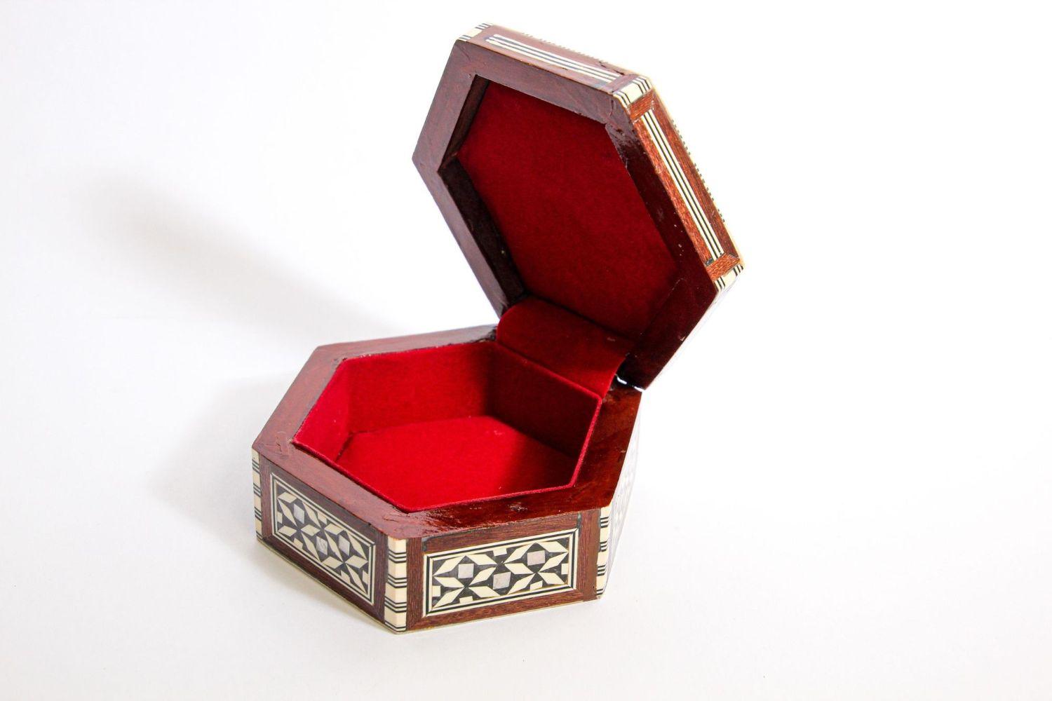 Moorish Handcrafted Hexagonal Box With Mosaic Inlaid In Good Condition In North Hollywood, CA