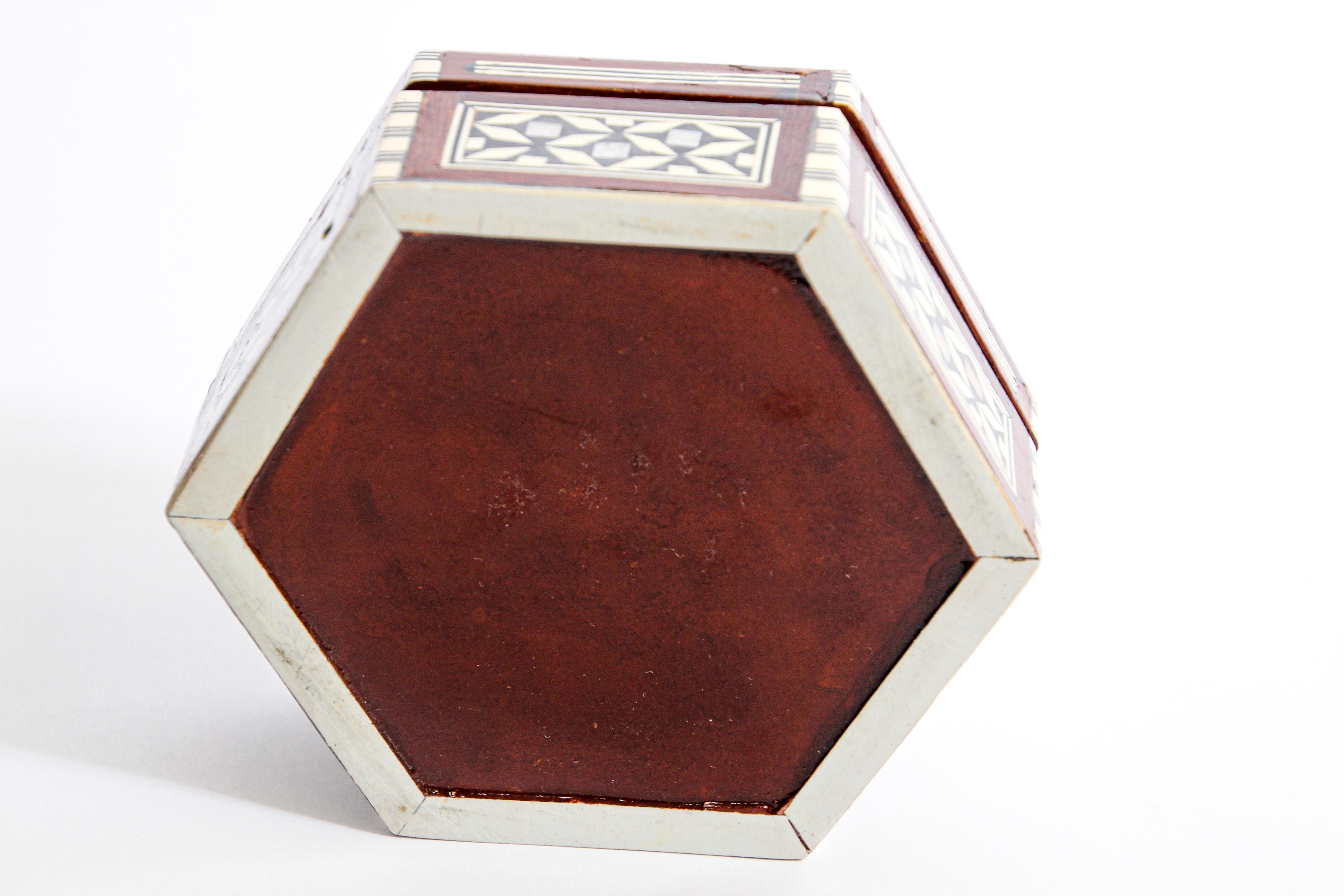 Fruitwood Moorish Handcrafted Octagonal Box with White Mosaic Marquetry