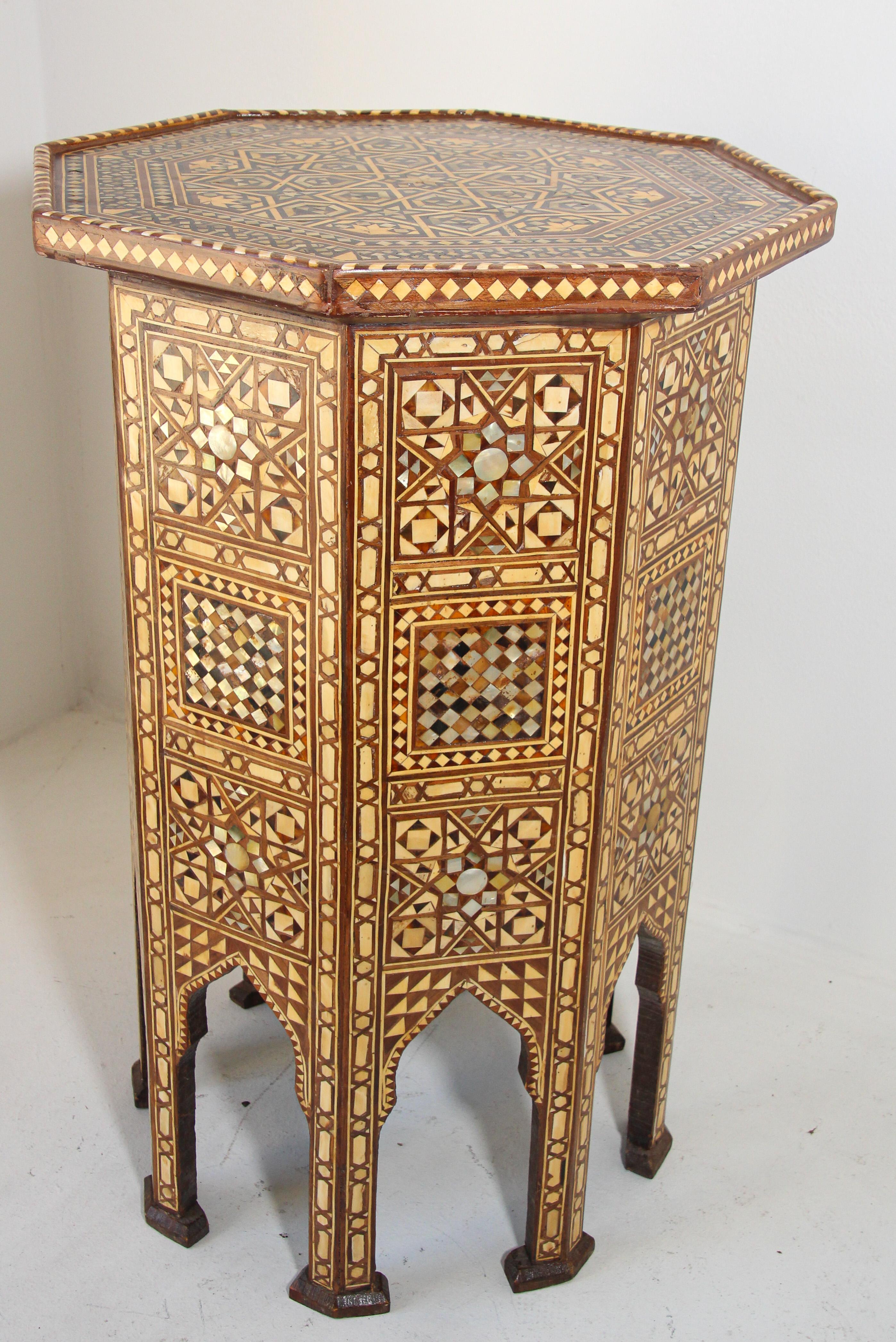Moorish Handcrafted Octagonal Pedestal Table Inlaid with Mosaic Marquetry For Sale 5