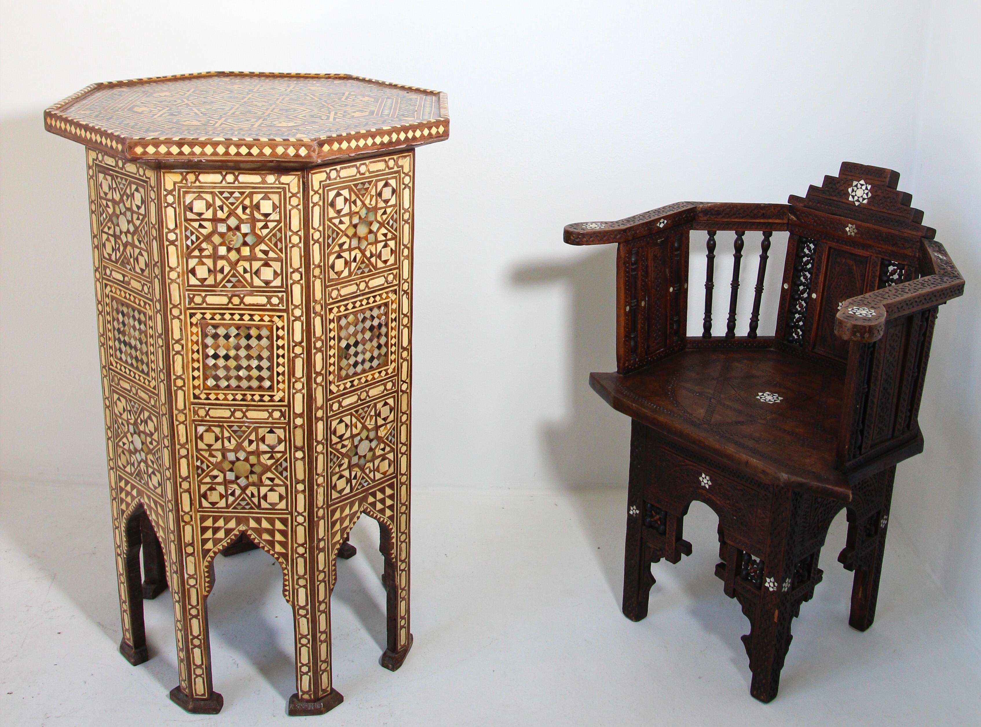 Moorish Handcrafted Octagonal Pedestal Table Inlaid with Mosaic Marquetry For Sale 6