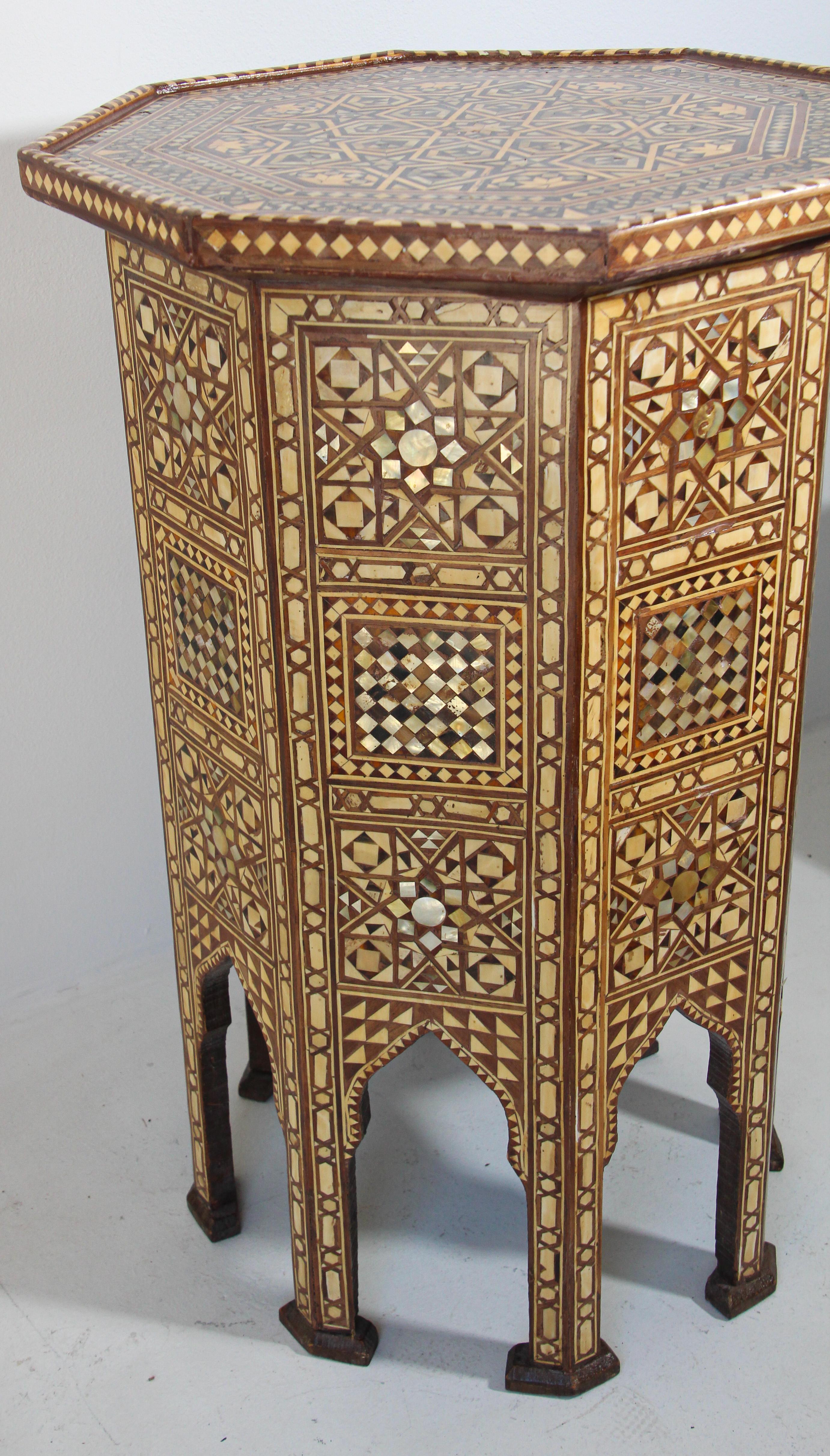 Moorish Handcrafted Octagonal Pedestal Table Inlaid with Mosaic Marquetry For Sale 10