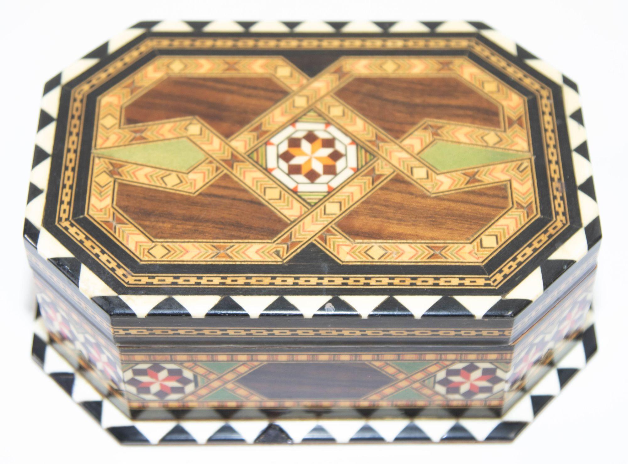 Moorish Inlaid Marquetry Jewelry Box Spain 8