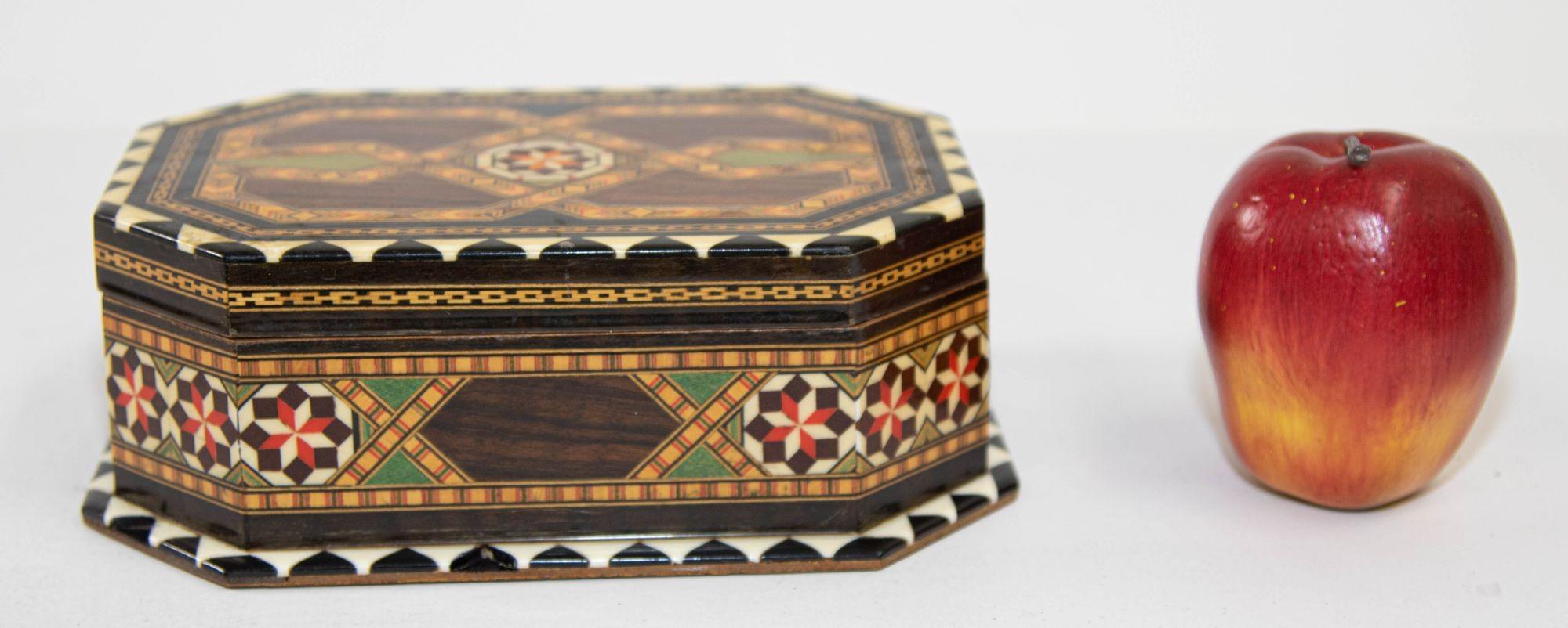 Moorish Inlaid Marquetry Jewelry Box Spain 8