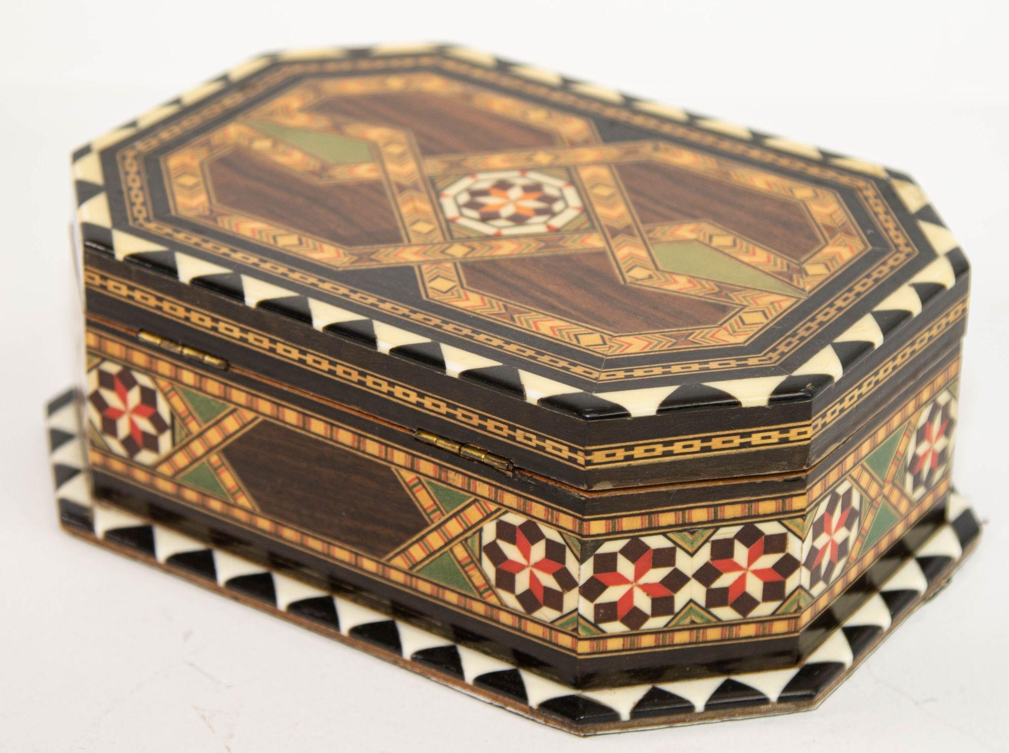 Moorish Inlaid Marquetry Jewelry Box Spain 10