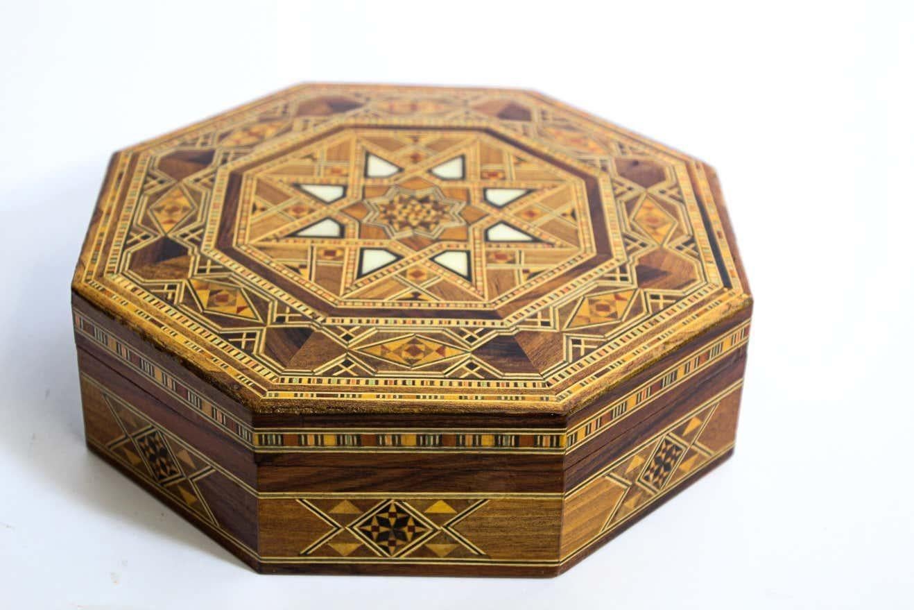 Moorish Inlaid Marquetry Mosaic Octagonal Jewelry Box In Good Condition In North Hollywood, CA
