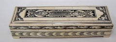 Scatola per gioielli moresca islamica Mughal Raj decorativa Vizagapatam in osso intagliato India