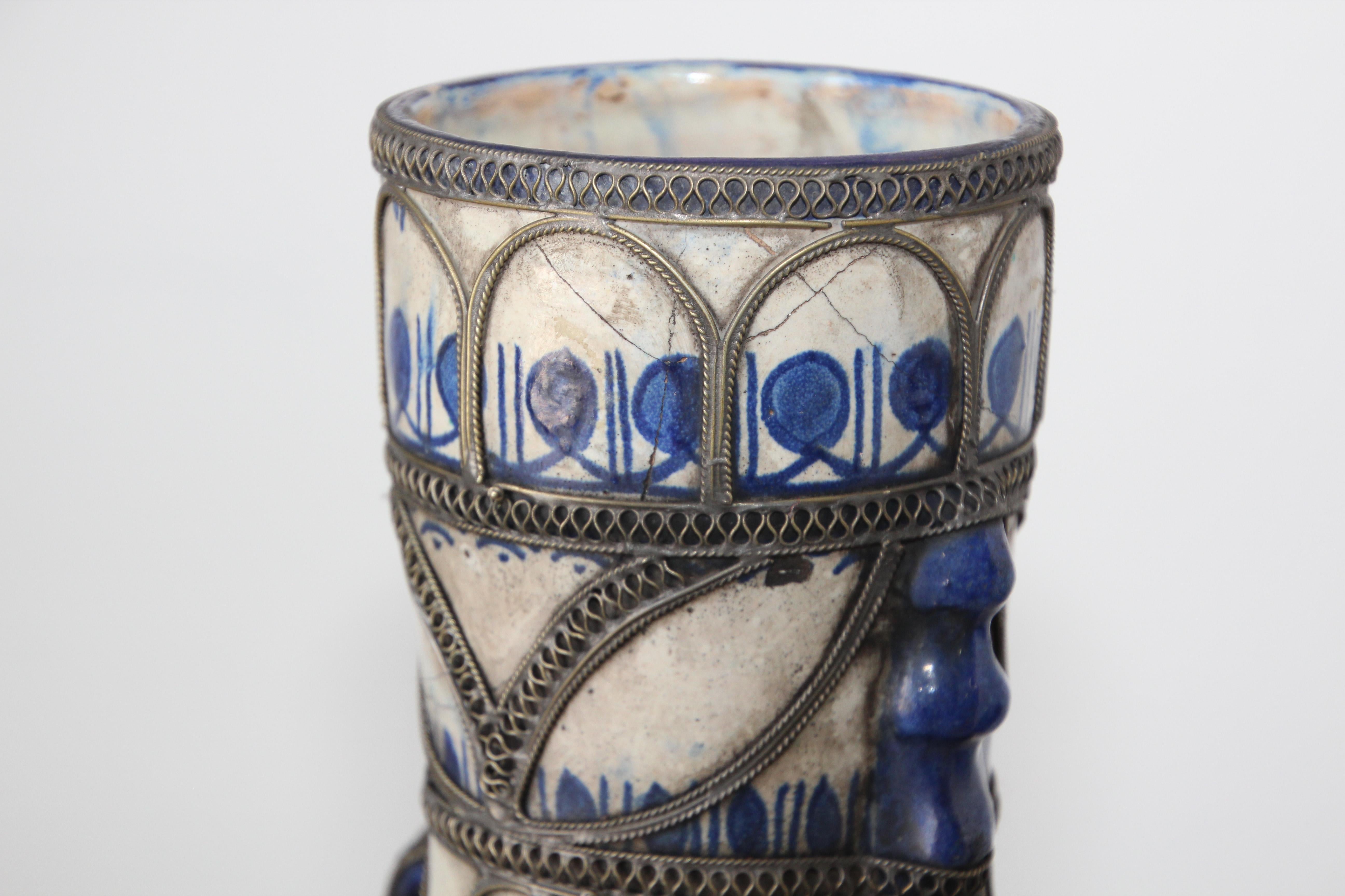 Moorish Moroccan Blue and White Ceramic Vase from Fez with Silver Filigree For Sale 8