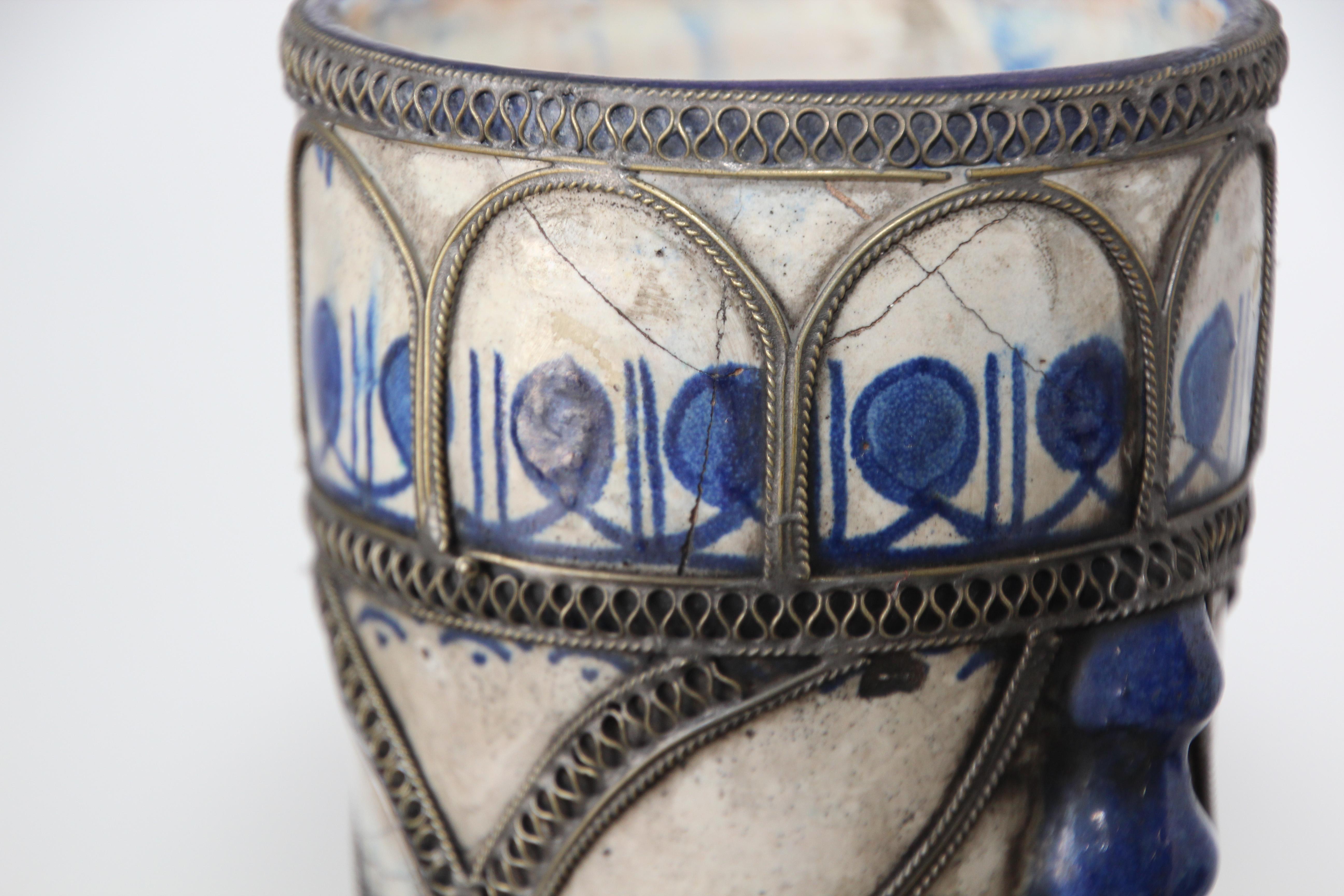 Moorish Moroccan Blue and White Ceramic Vase from Fez with Silver Filigree For Sale 9