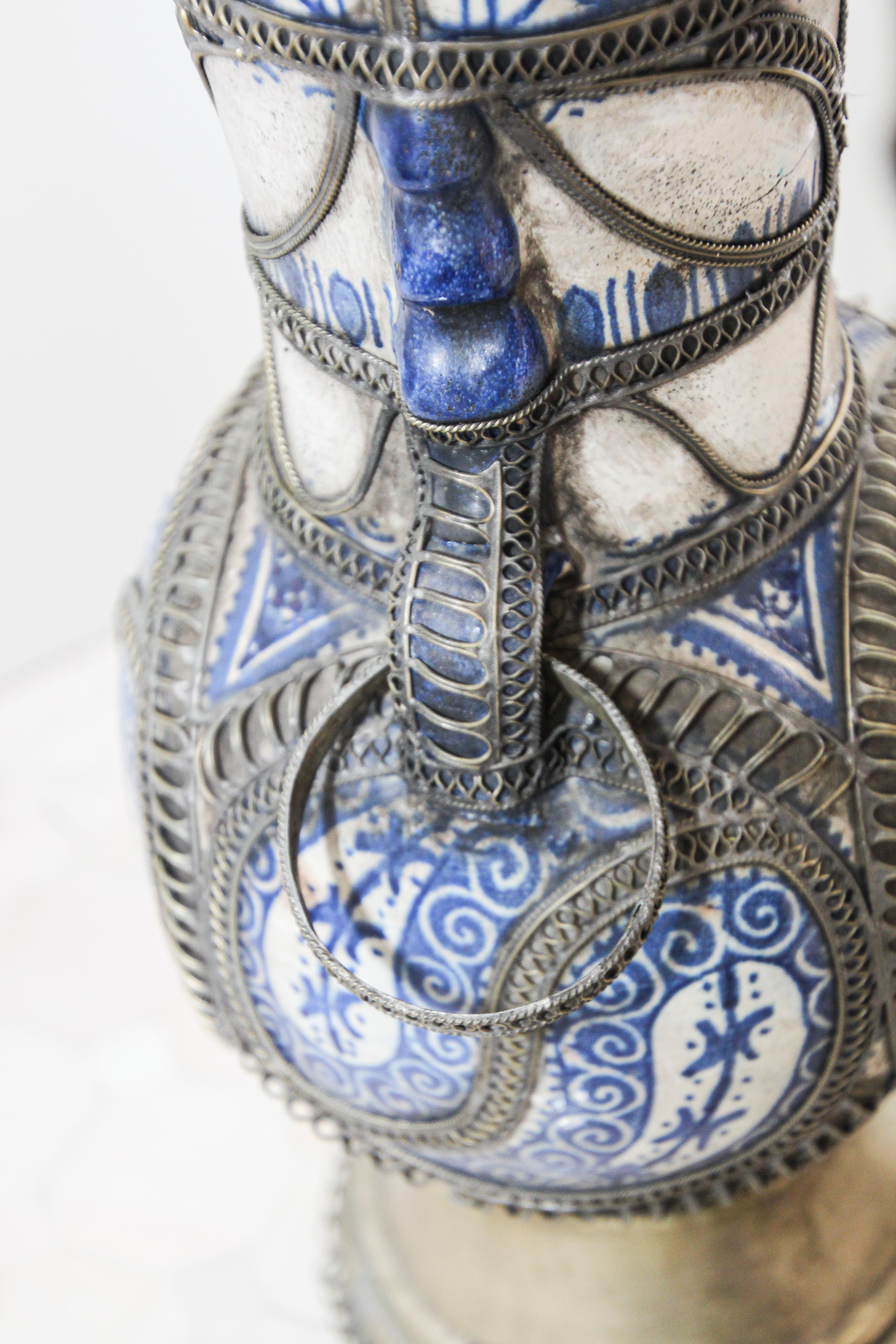 Moorish Moroccan Blue and White Ceramic Vase from Fez with Silver Filigree For Sale 10