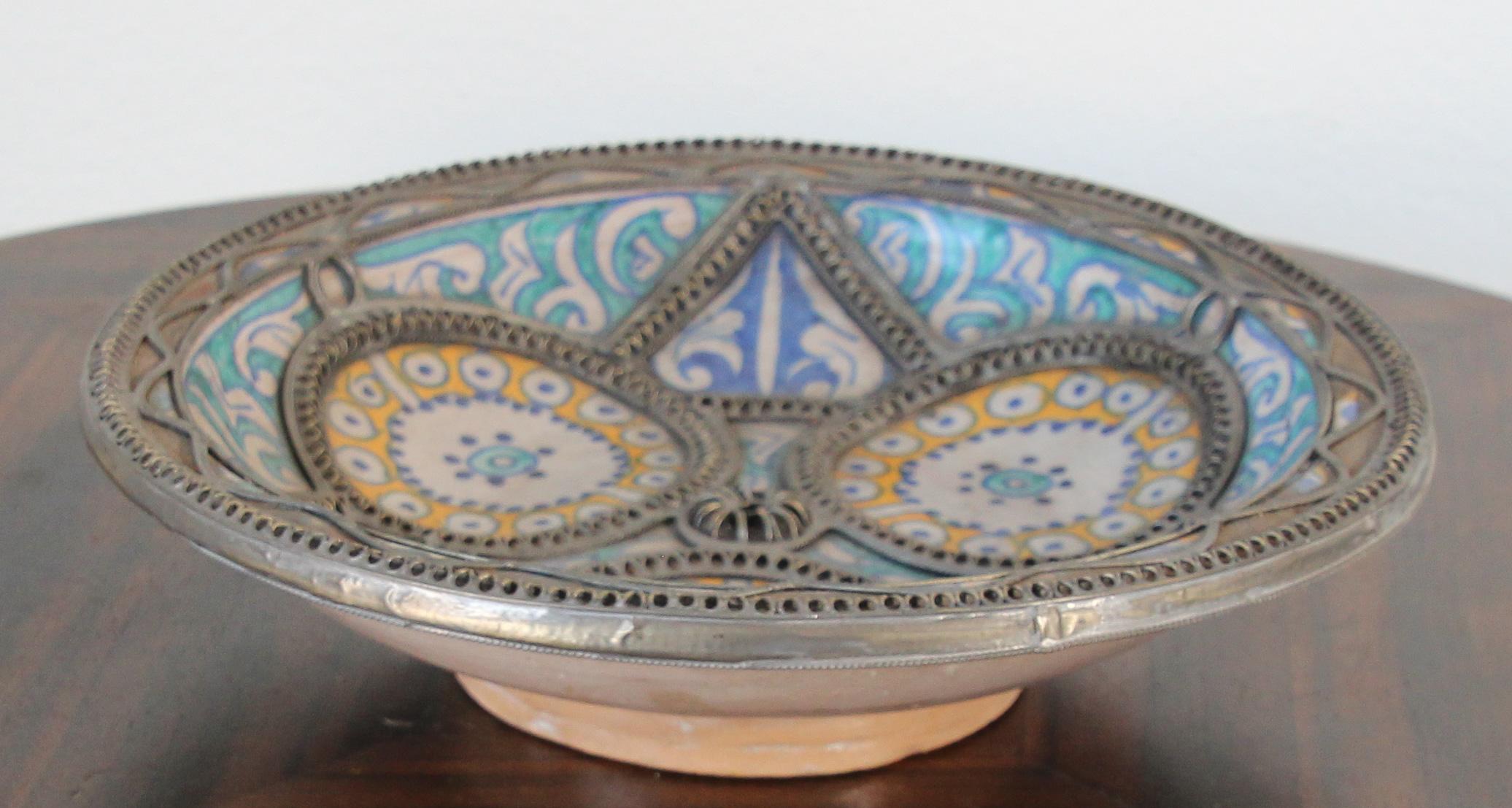 Antique Moroccan Ceramic Bowl Adorned with Moorish Silver Filigree from Fez In Good Condition For Sale In North Hollywood, CA