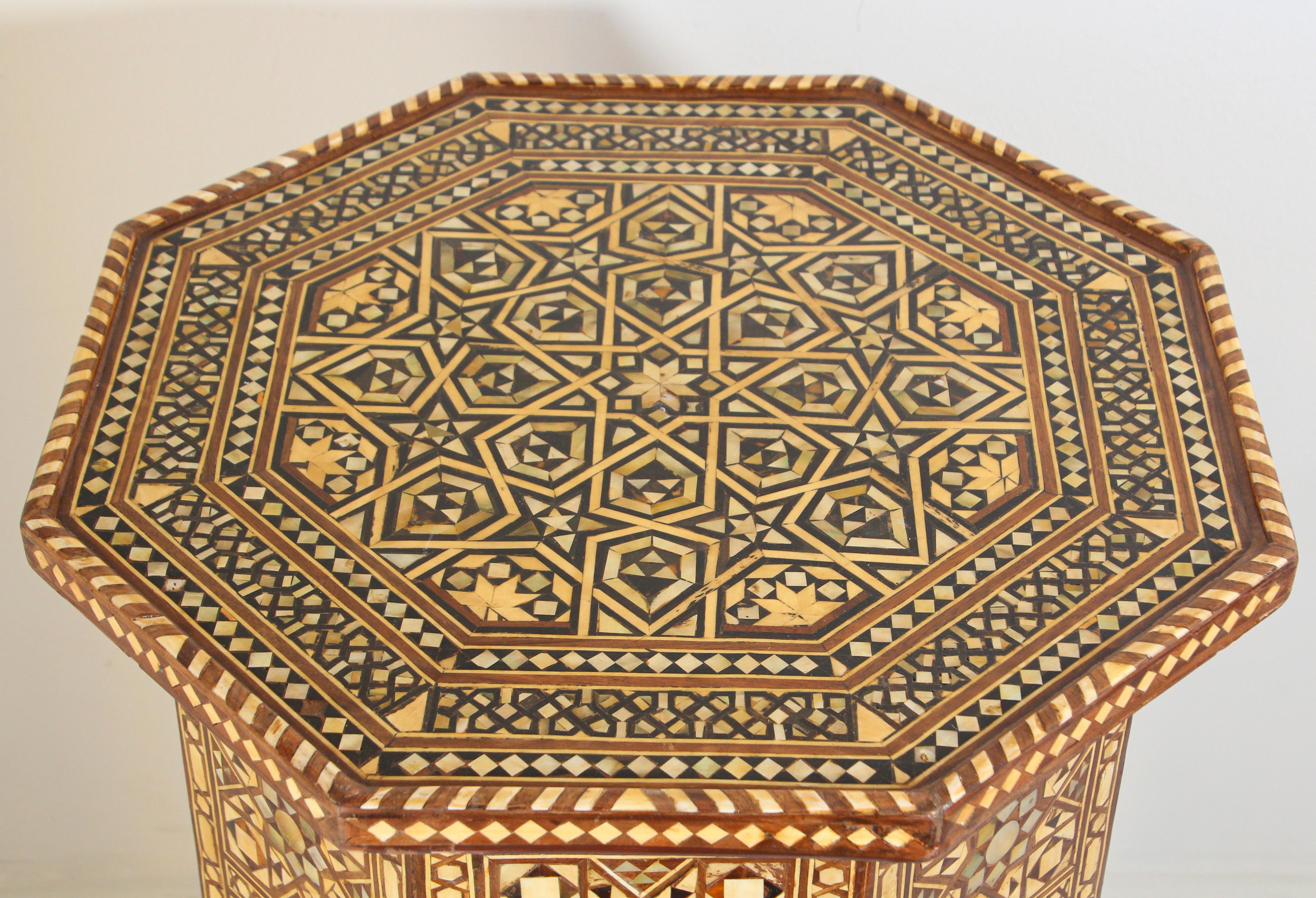 Moorish Moroccan Octagonal Pedestal Tables Inlaid with Mosaic Marquetry For Sale 9