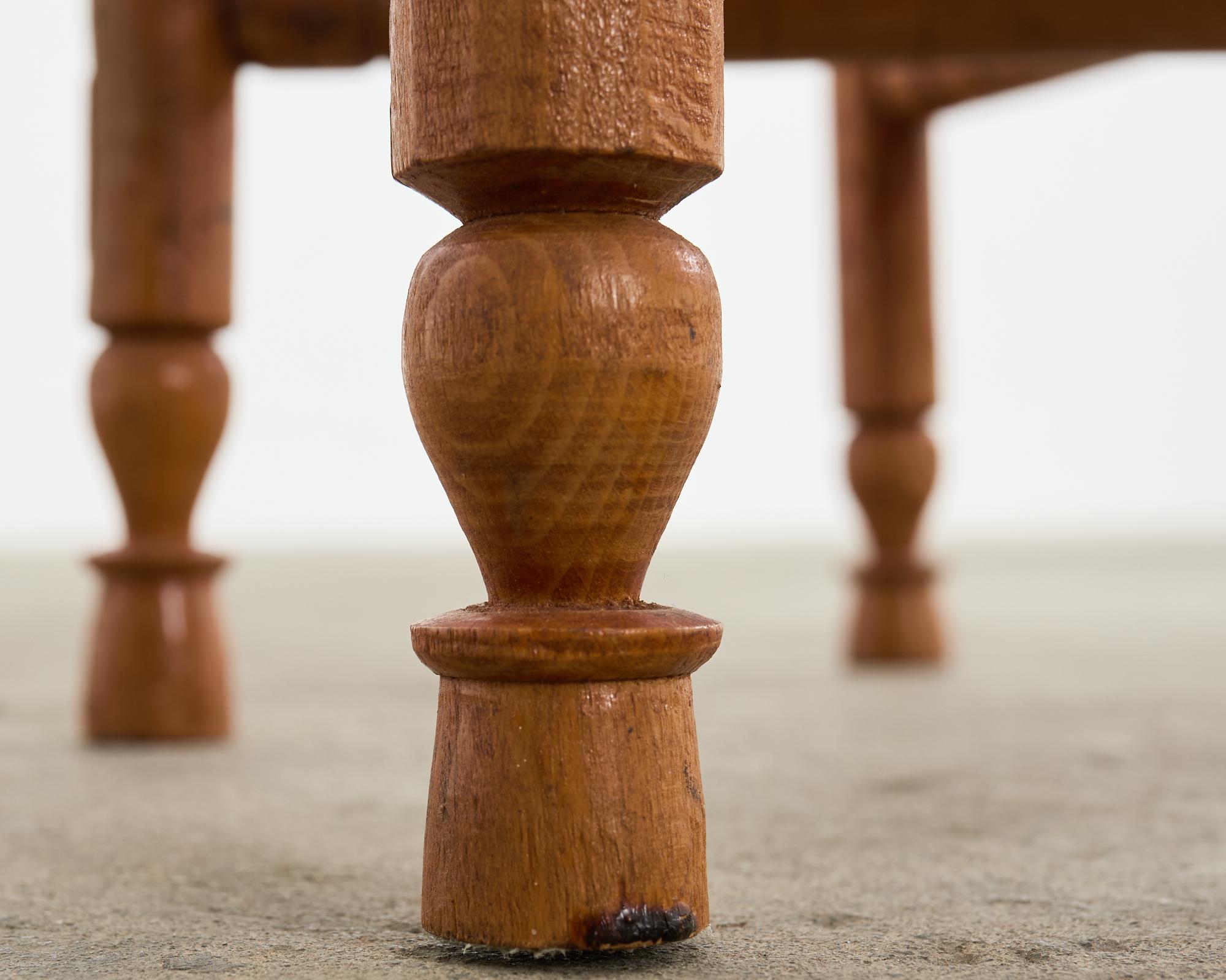 Table à boissons pliante en bois et laiton de style mauresque marocain  en vente 9