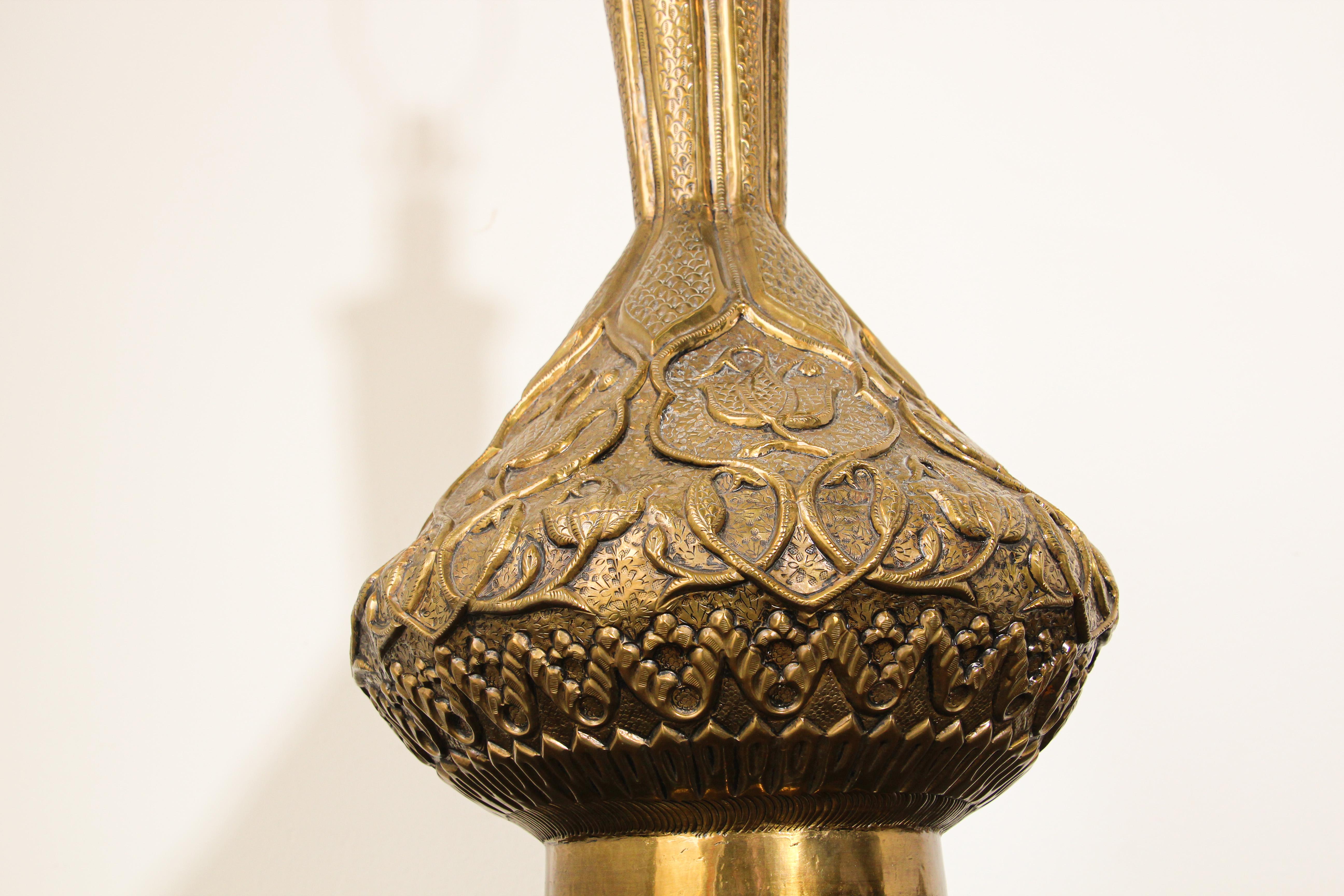 Moorish Mughal Indo Persian Brass Table Lamp In Good Condition For Sale In North Hollywood, CA