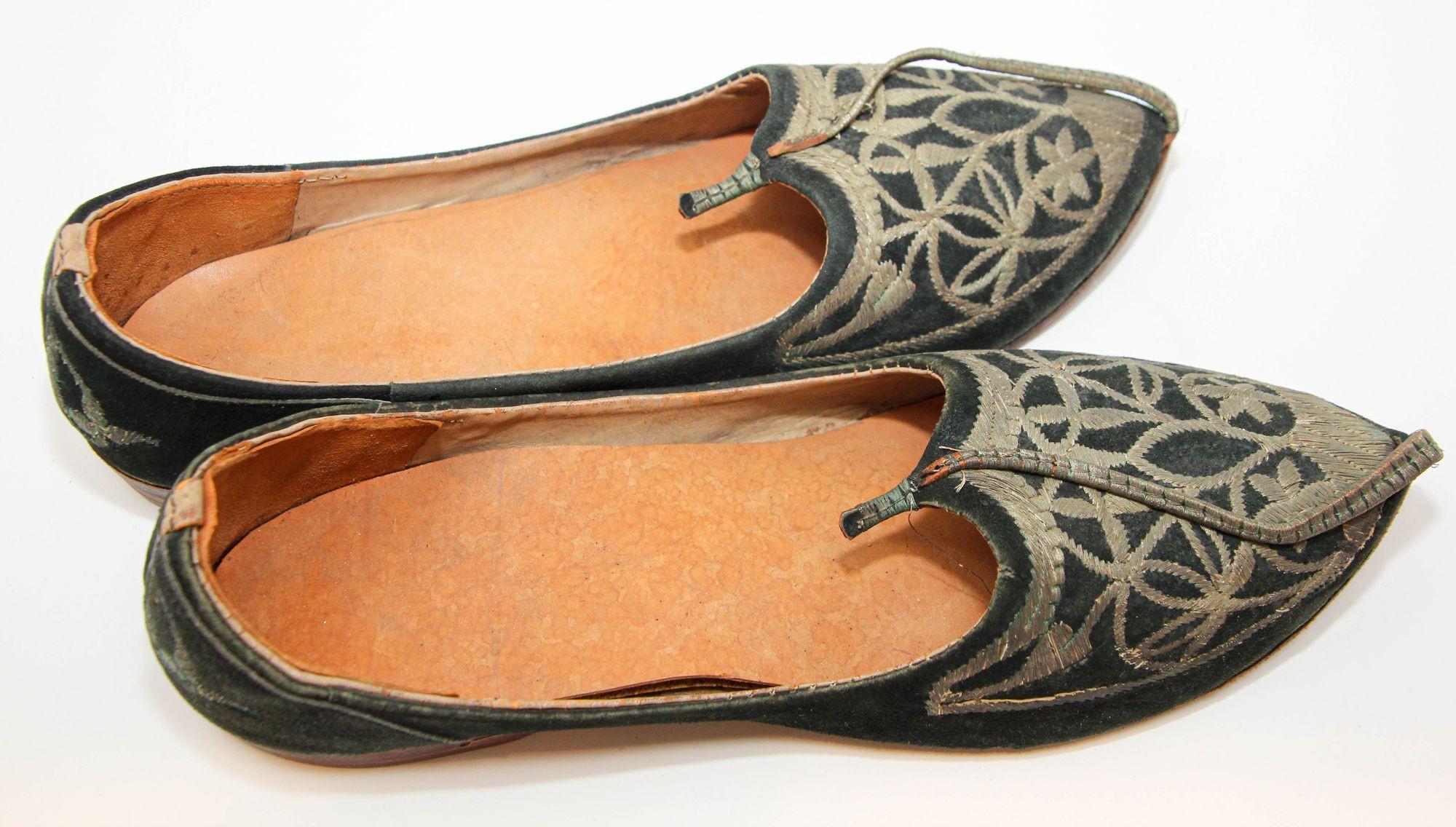 20th Century Moorish Mughal Style Curled Toe Black Leather Shoes from Tony Duquette Estate For Sale