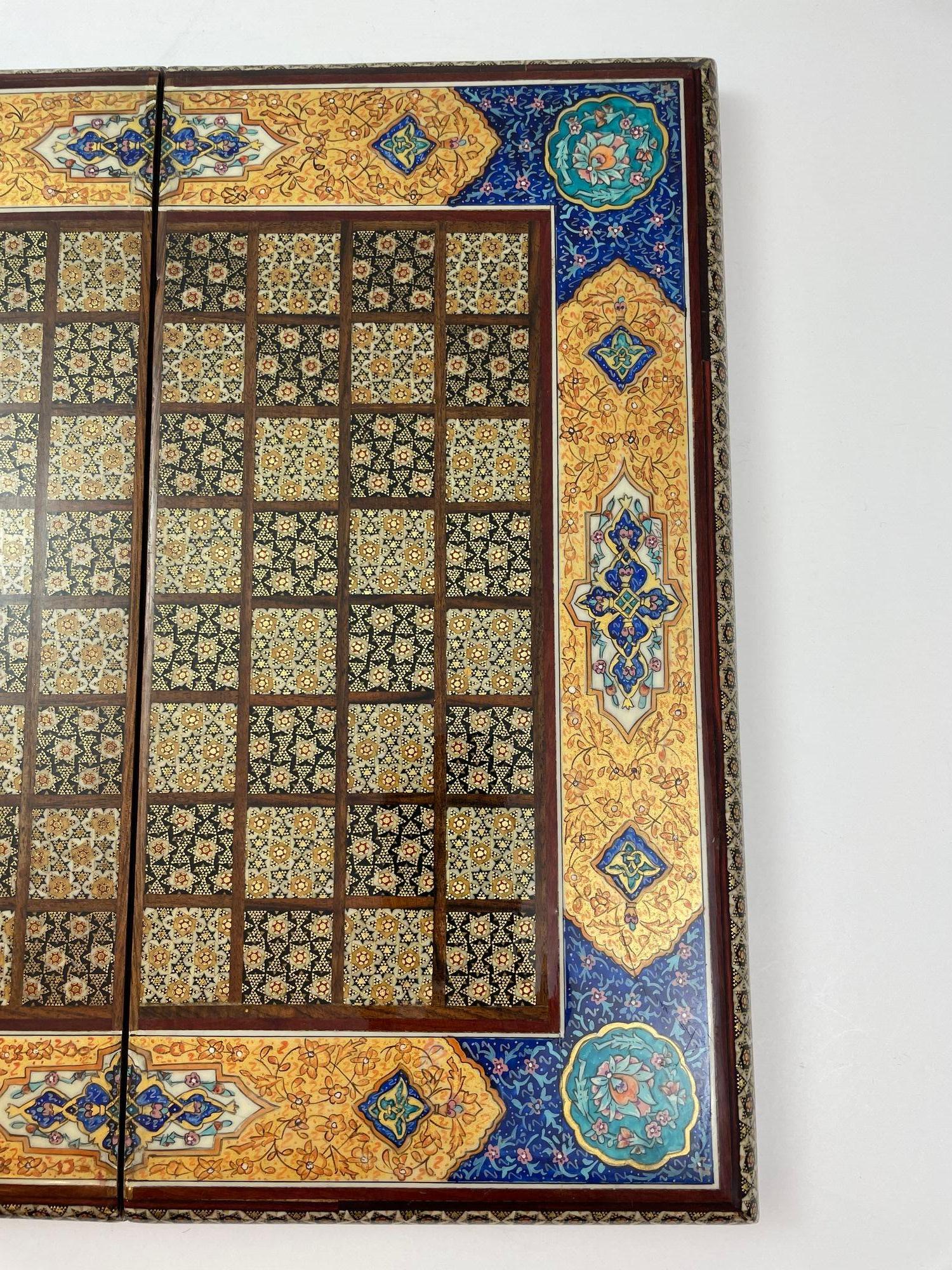Échiquier et backgammon en micro-mosaïque mauresque persane incrustée en vente 9