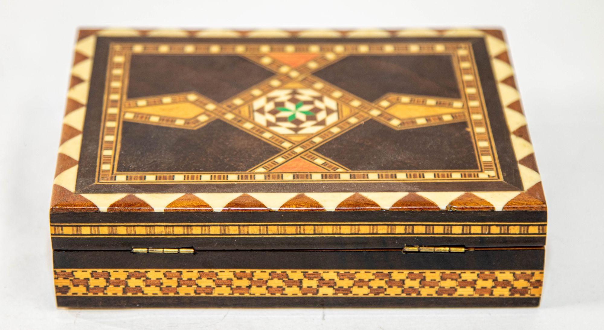 Moorish Spain Inlaid Marquetry Mosaic Box, 1950s For Sale 3