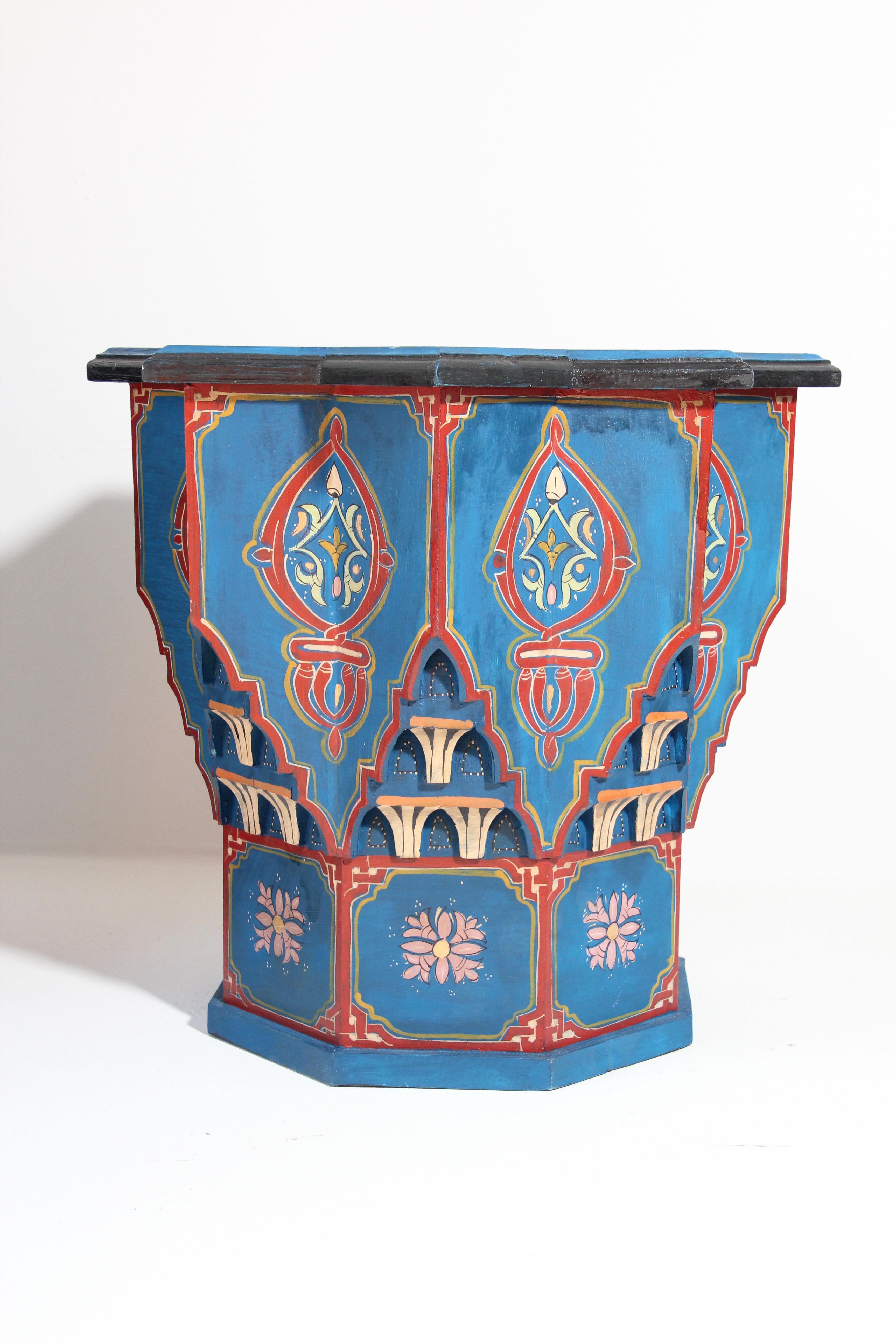 Peint à la main Paire de tables à boissons d'appoint marocaines bleue en forme d'étoile mauresque des années 1960 en vente