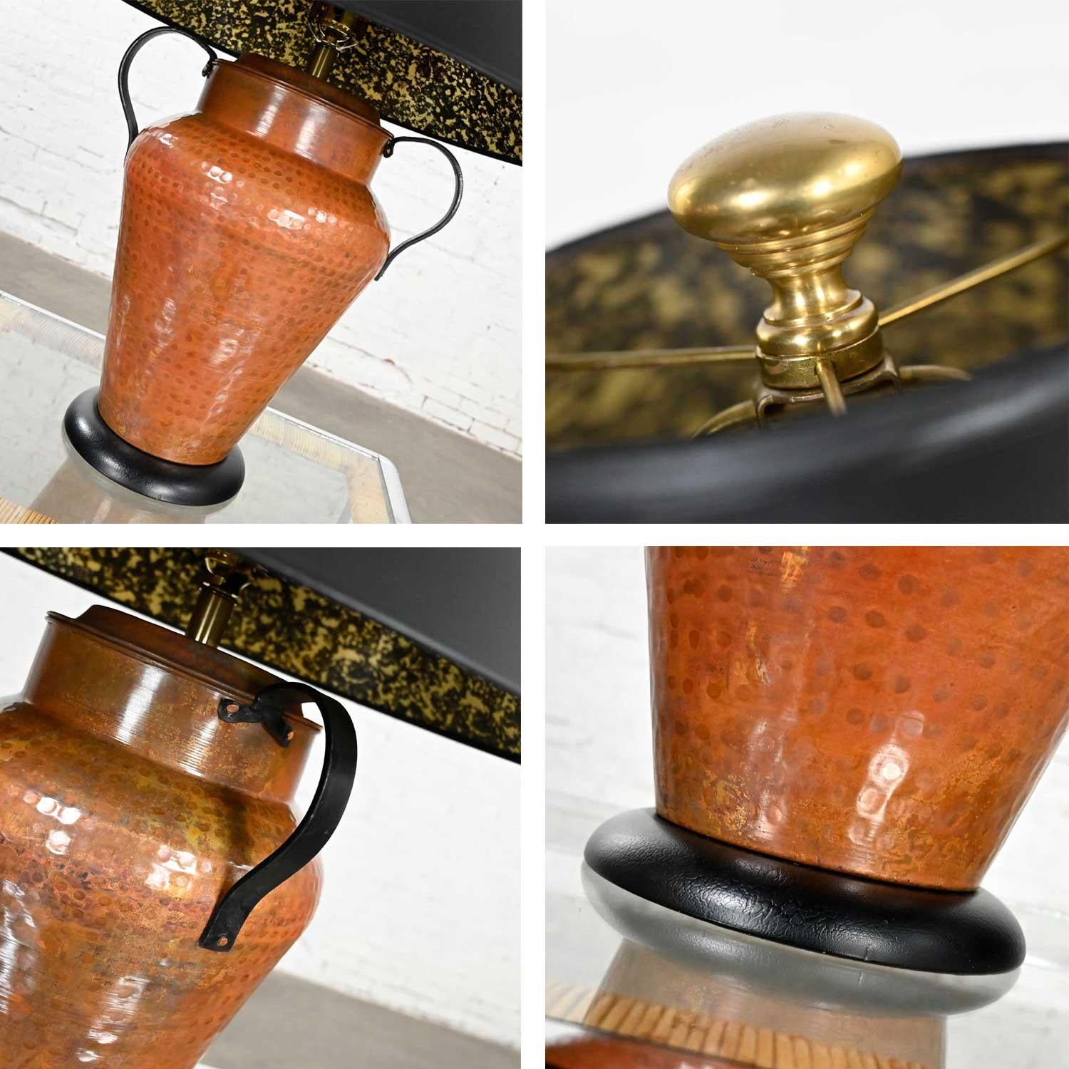 Frederick Cooper Lampe im maurischen Stil aus gehämmertem Kupfer in Form einer Urne mit zwei Griffen  im Angebot 5