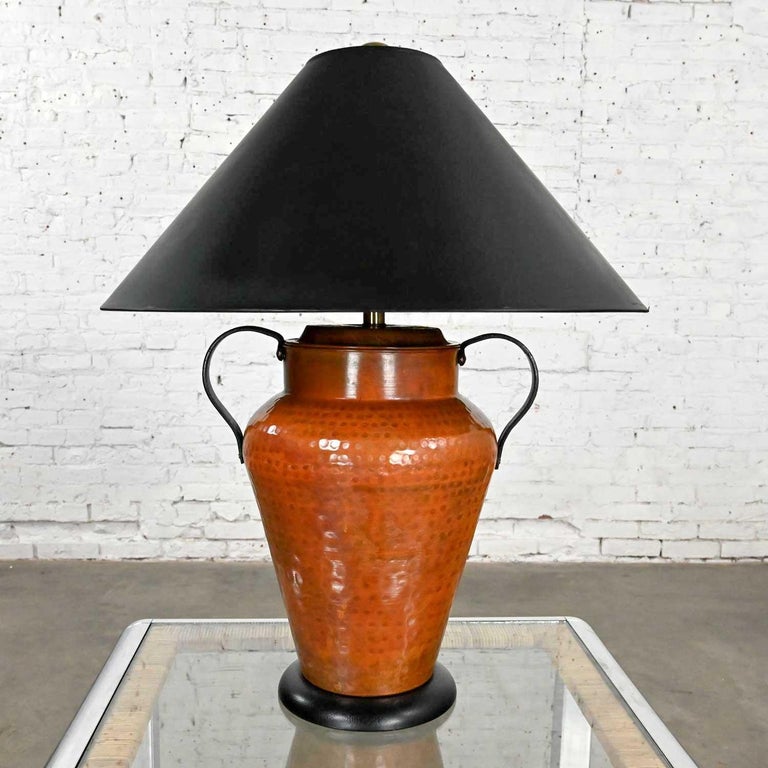 rørledning stål At håndtere Moorish Style Frederick Cooper Hammered Copper Urn Shape Double Handled Lamp  Bla For Sale at 1stDibs