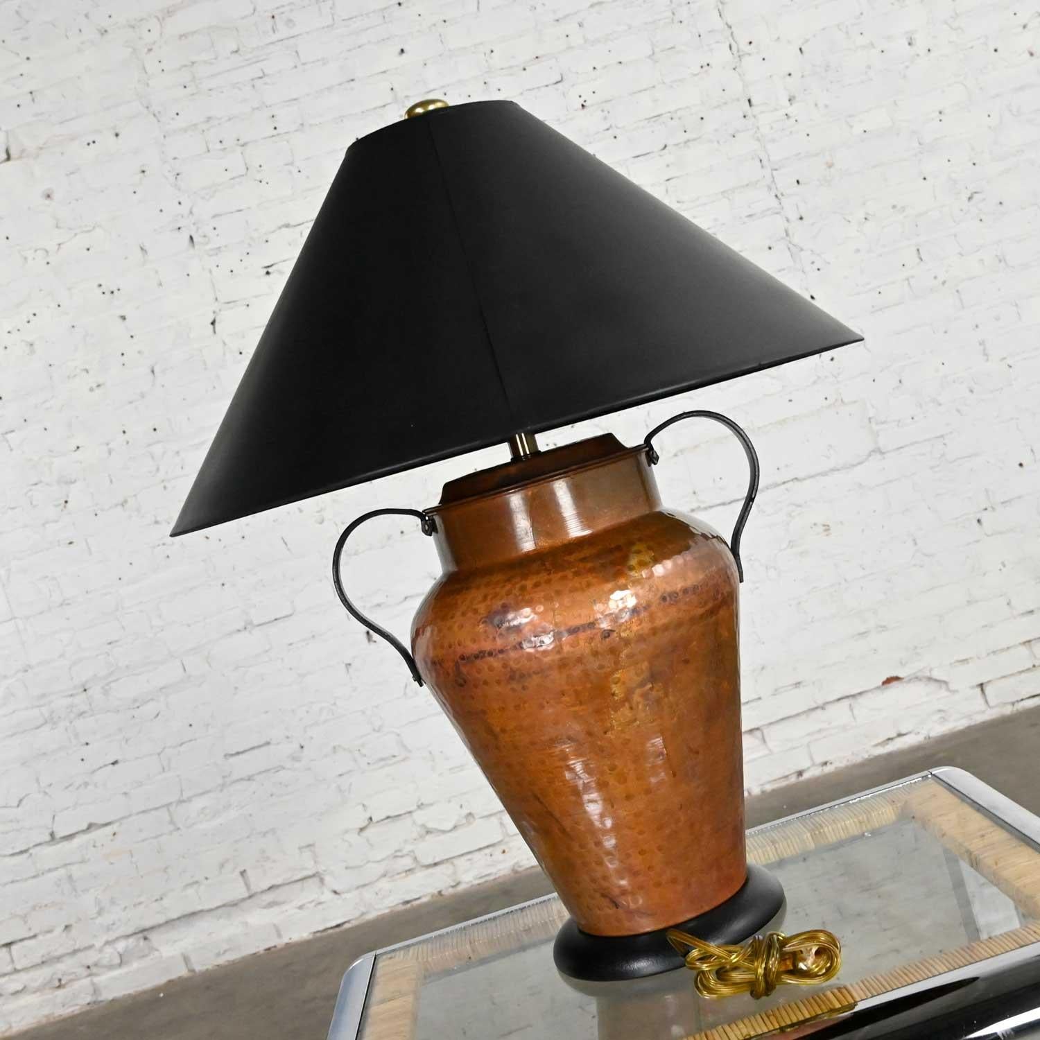 Moorish Style Frederick Cooper Hammered Copper Urn Shaped Double Handled Lamp  For Sale 1