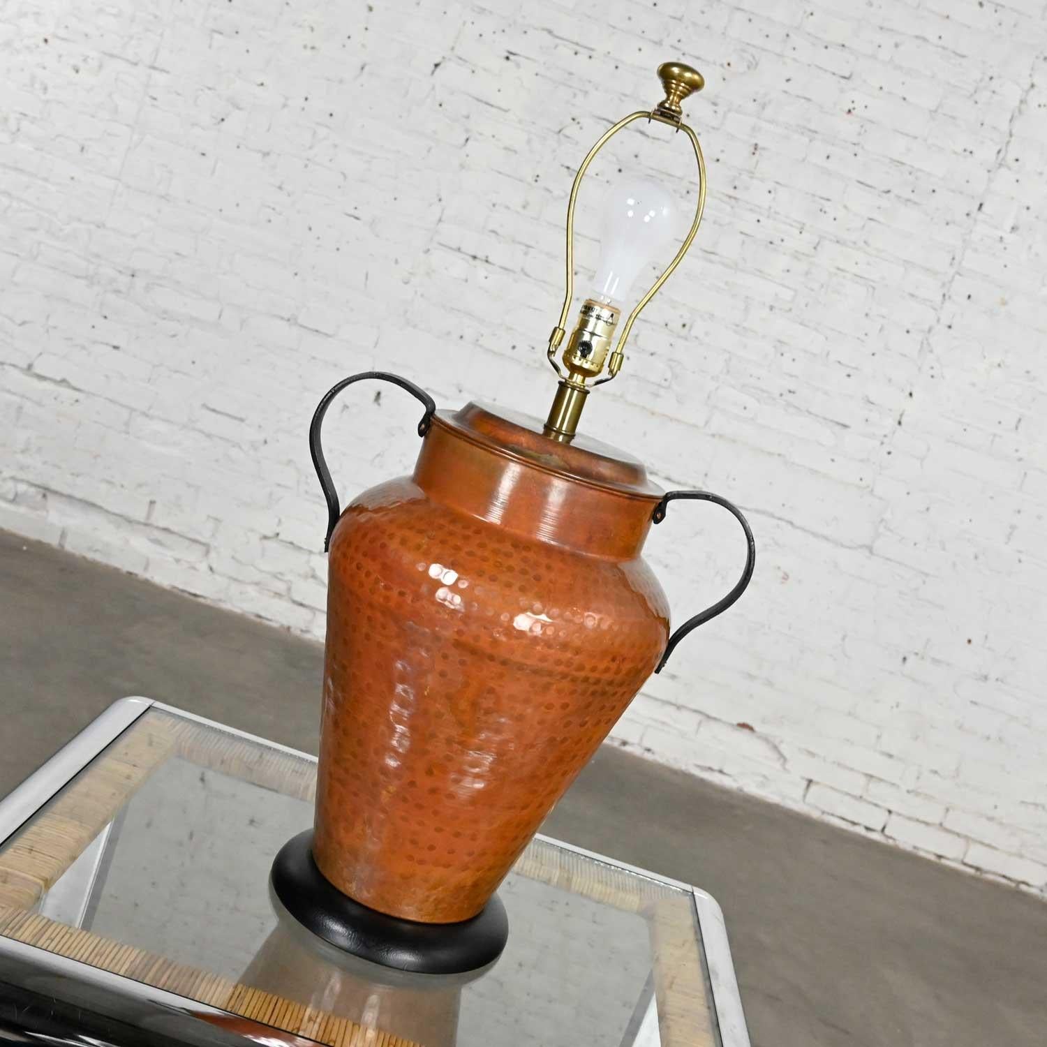 Moorish Style Frederick Cooper Hammered Copper Urn Shaped Double Handled Lamp  For Sale 2