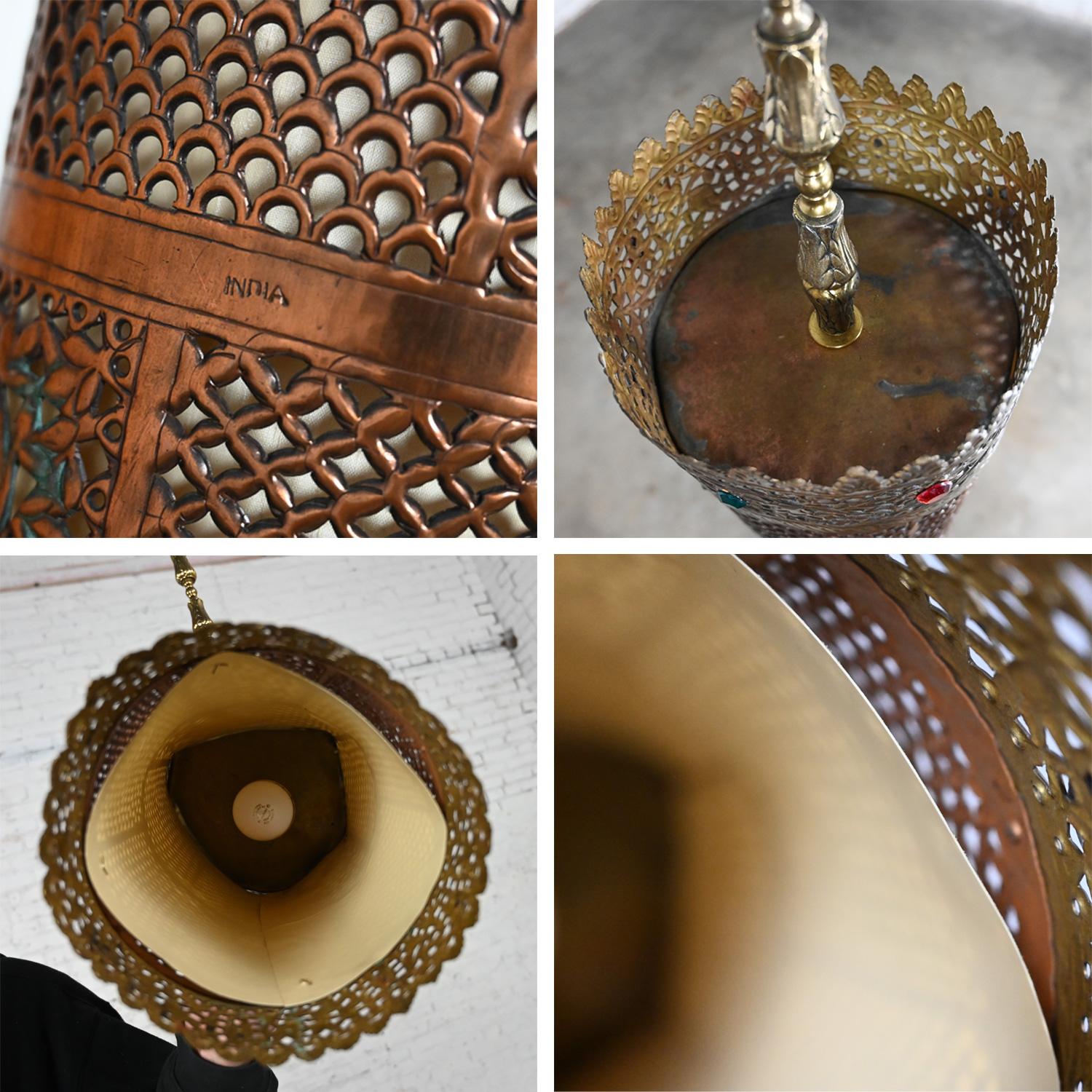 Lights de style mauresque en cuivre et laiton, percées et embossées, fabriquées en Inde en vente 9