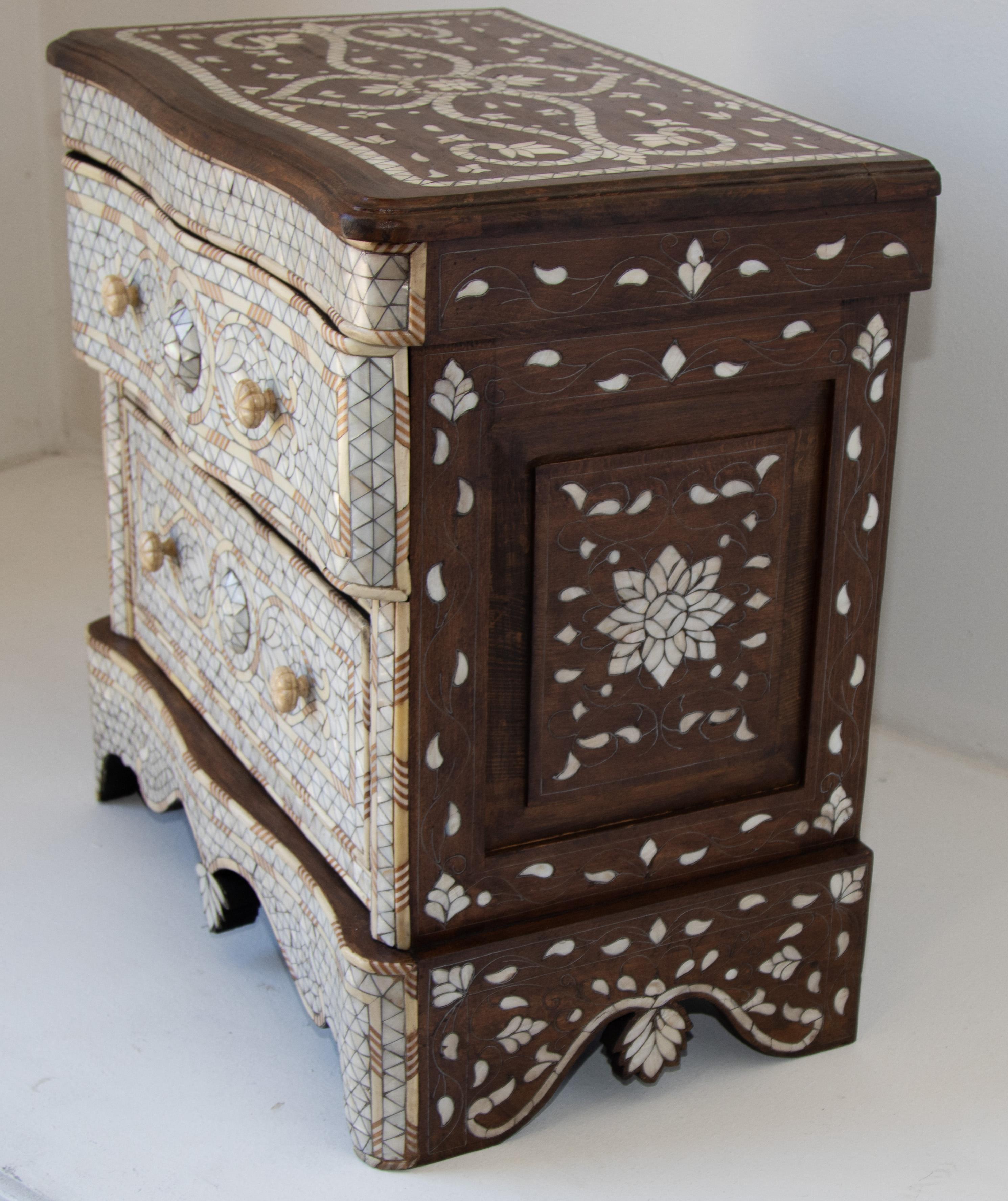Moorish White Inlay Moroccan Nightstands, a Pair For Sale 5