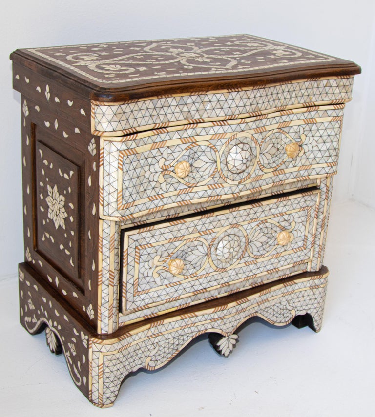 Moorish White Inlay Moroccan Nightstands, a Pair For Sale 5
